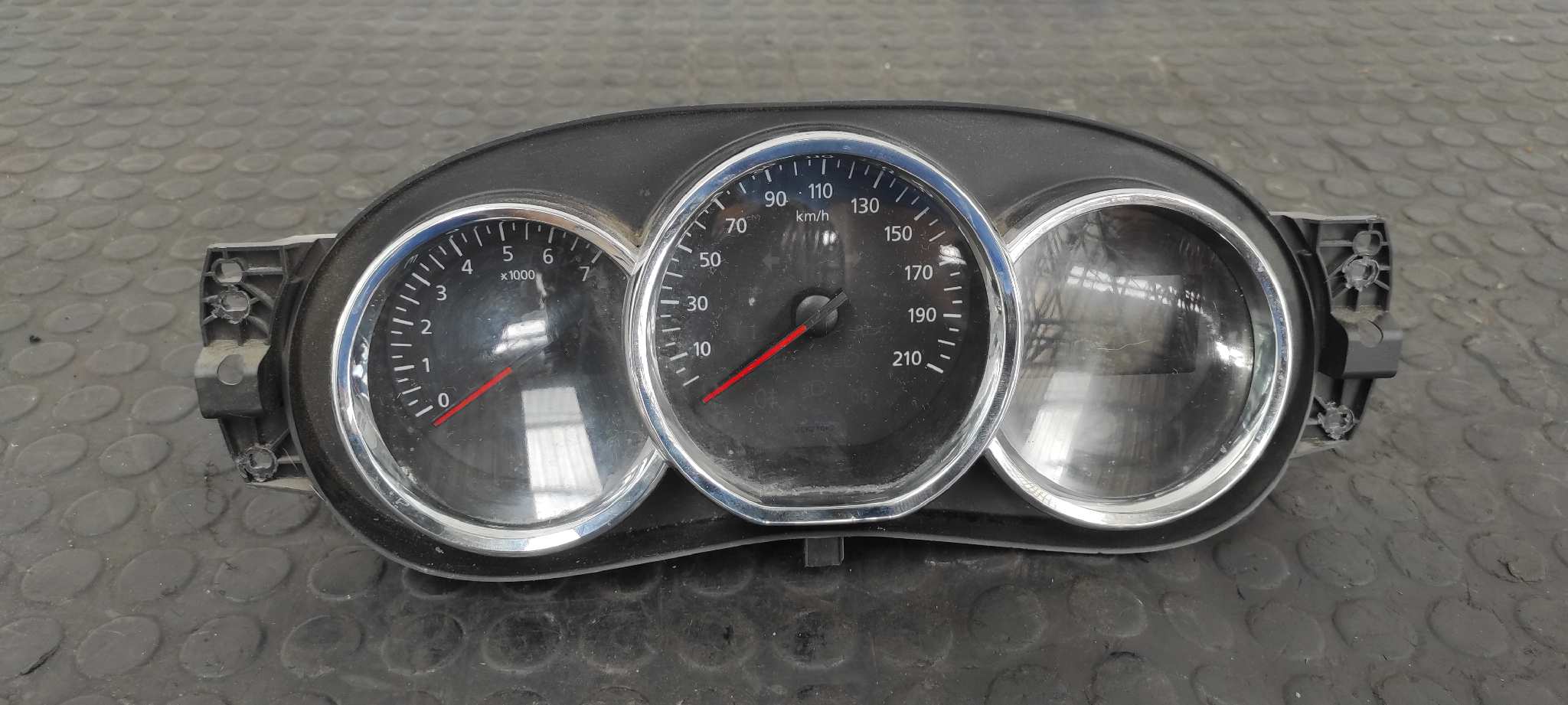 CUADRO INSTRUMENTOS DACIA SANDERO