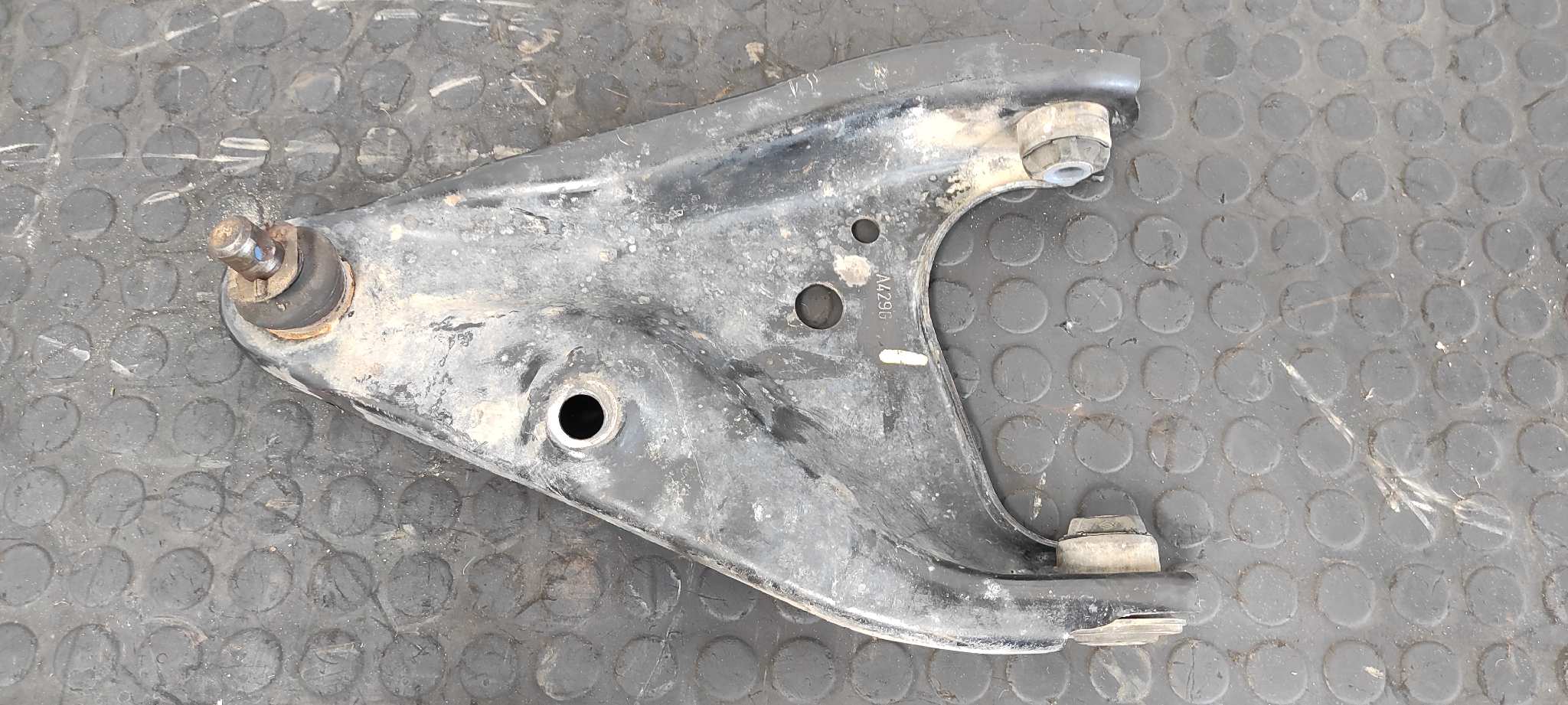 BRAZO DERECHO INFERIOR DELANTERO DACIA SANDERO