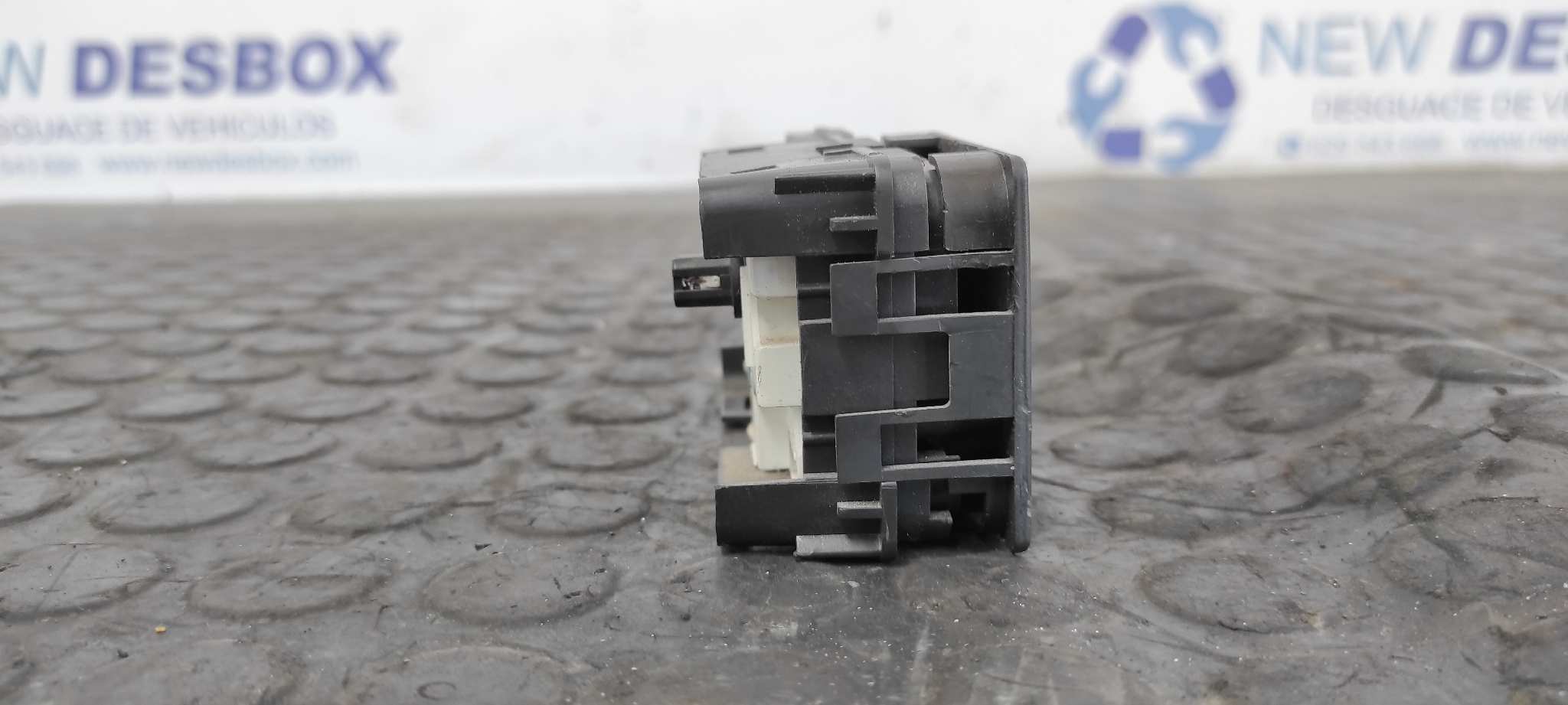 PANTALLA MULTIFUNCION LAND ROVER DISCOVERY (SALLJG/LJ) - vista 6