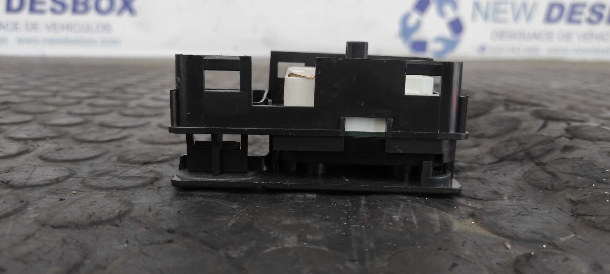 PANTALLA MULTIFUNCION LAND ROVER DISCOVERY (SALLJG/LJ) - vista 4