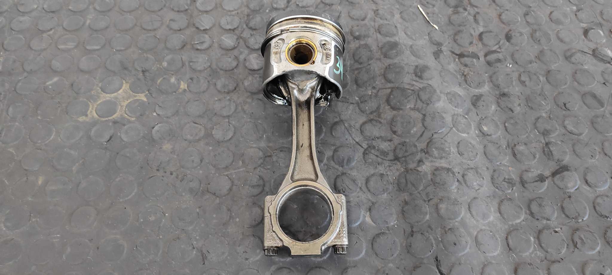 PISTON SEAT LEON (1P1)