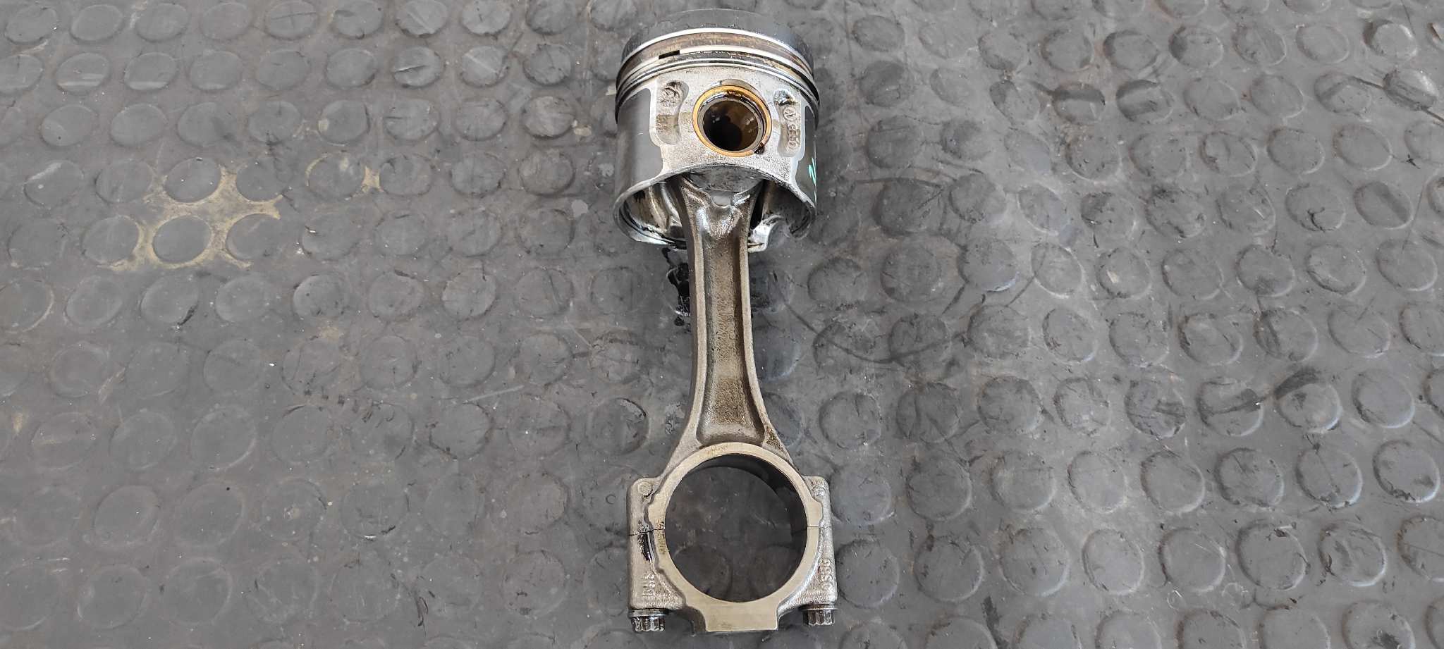 PISTON SEAT LEON (1P1)