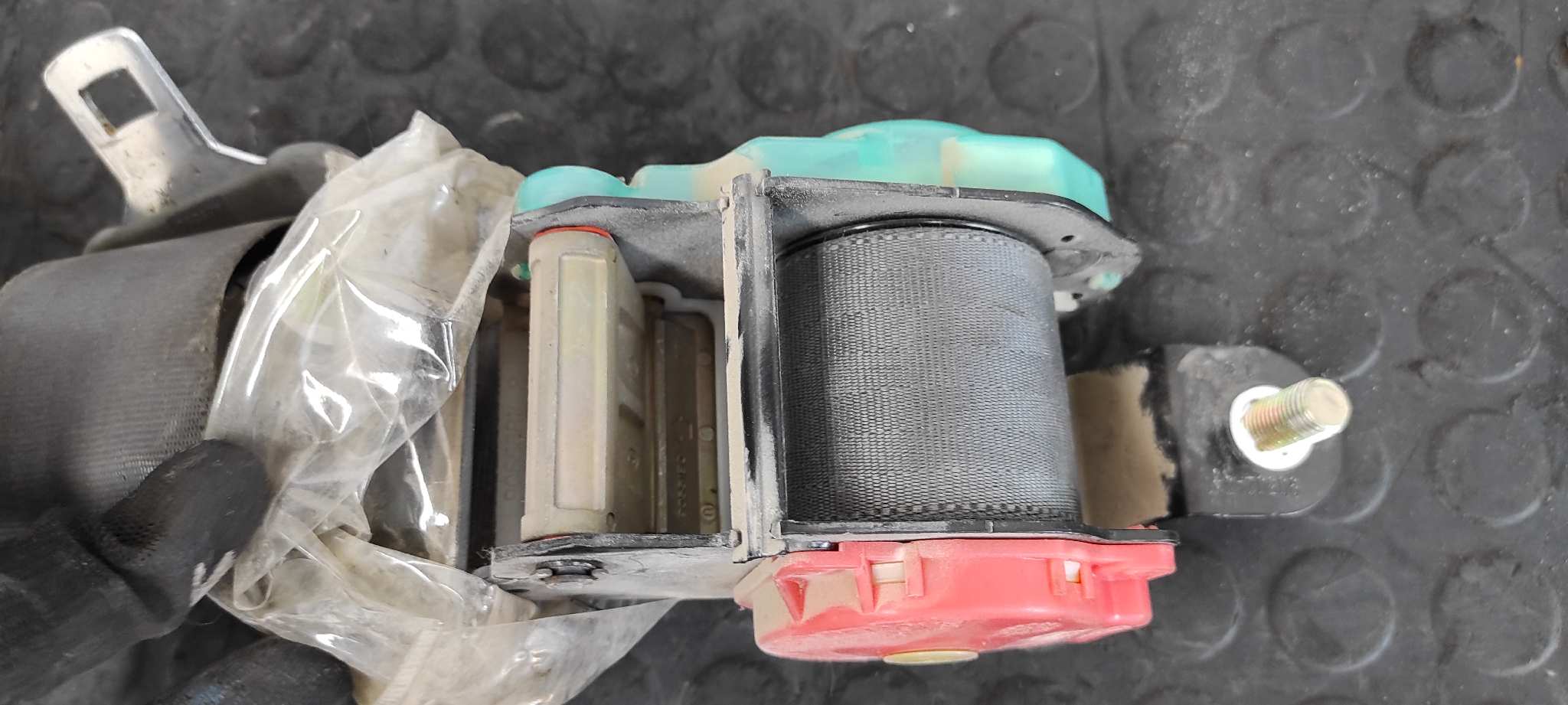 CINTURON DELANTERO DERECHO FORD RANGER (ER) - vista 2