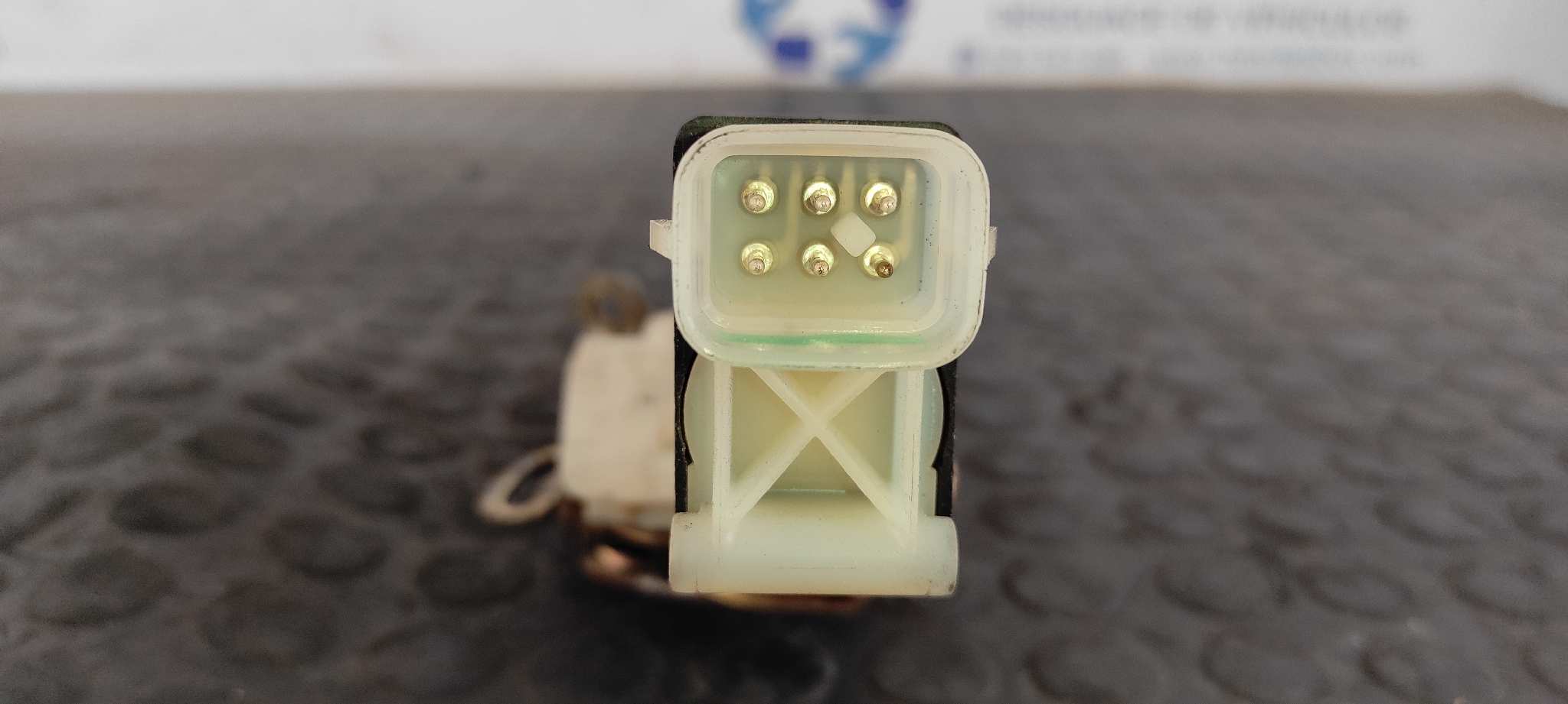 CERRADURA PUERTA DELANTERA DERECHA OPEL TIGRA 1.4 - vista 2