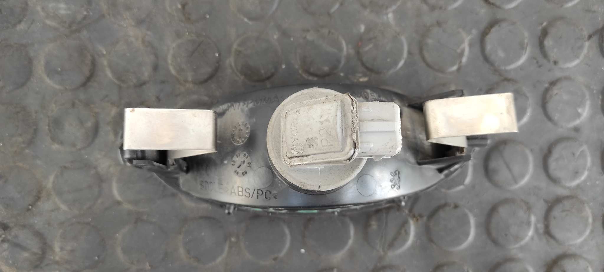 LUZ CENTRAL DE FRENO NISSAN KUBISTAR (X76) - vista 3