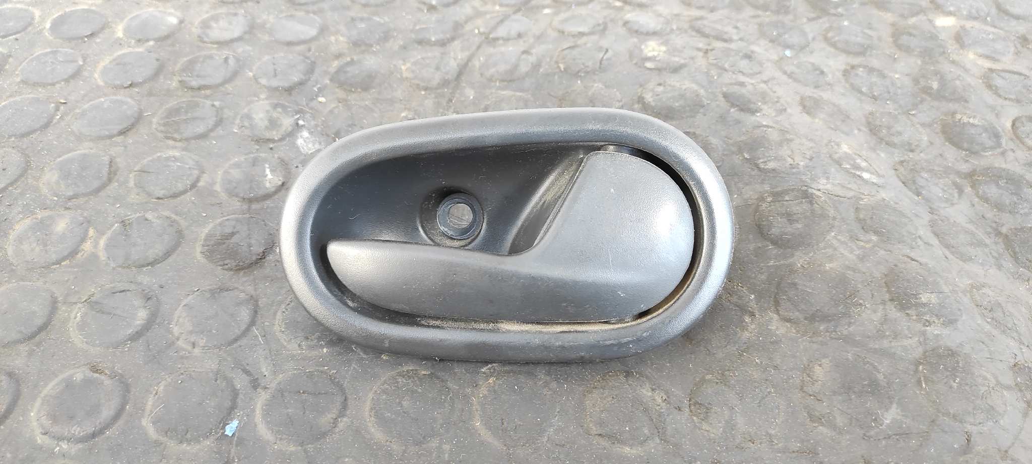 MANETA INTERIOR TRASERA DERECHA DACIA SANDERO