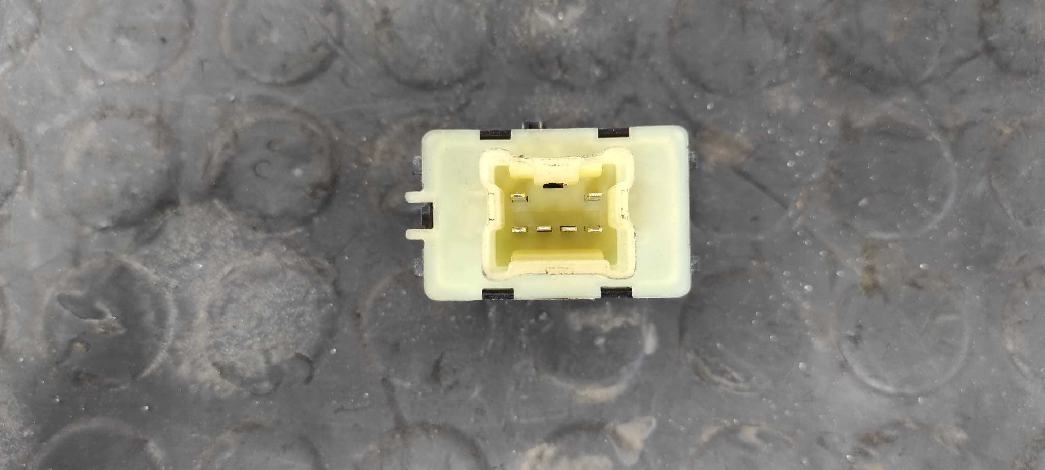 MANDO ELEVALUNAS DELANTERO IZQUIERDO DACIA SANDERO - vista 4