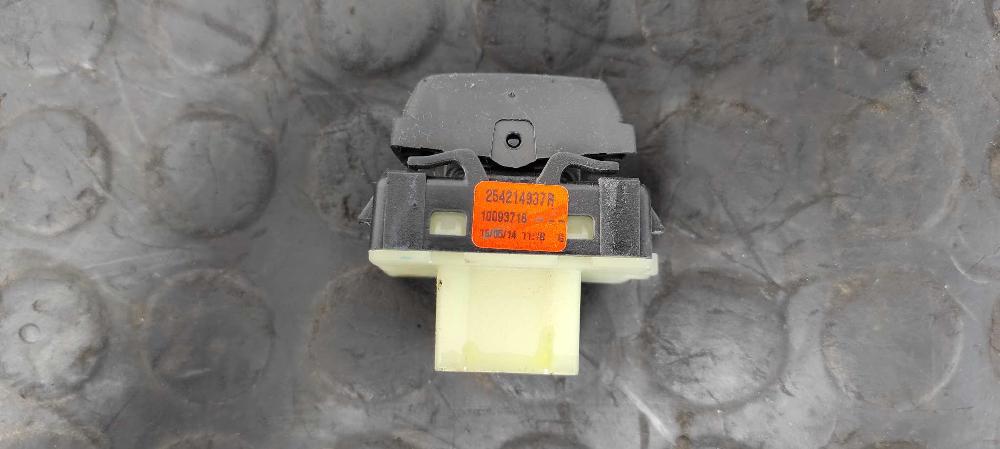 MANDO ELEVALUNAS DELANTERO DERECHO DACIA SANDERO - vista 4