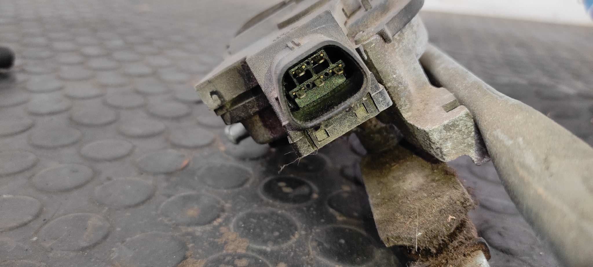 MOTOR LIMPIA DELANTERO TOYOTA AVENSIS BERLINA (T25) - vista 4