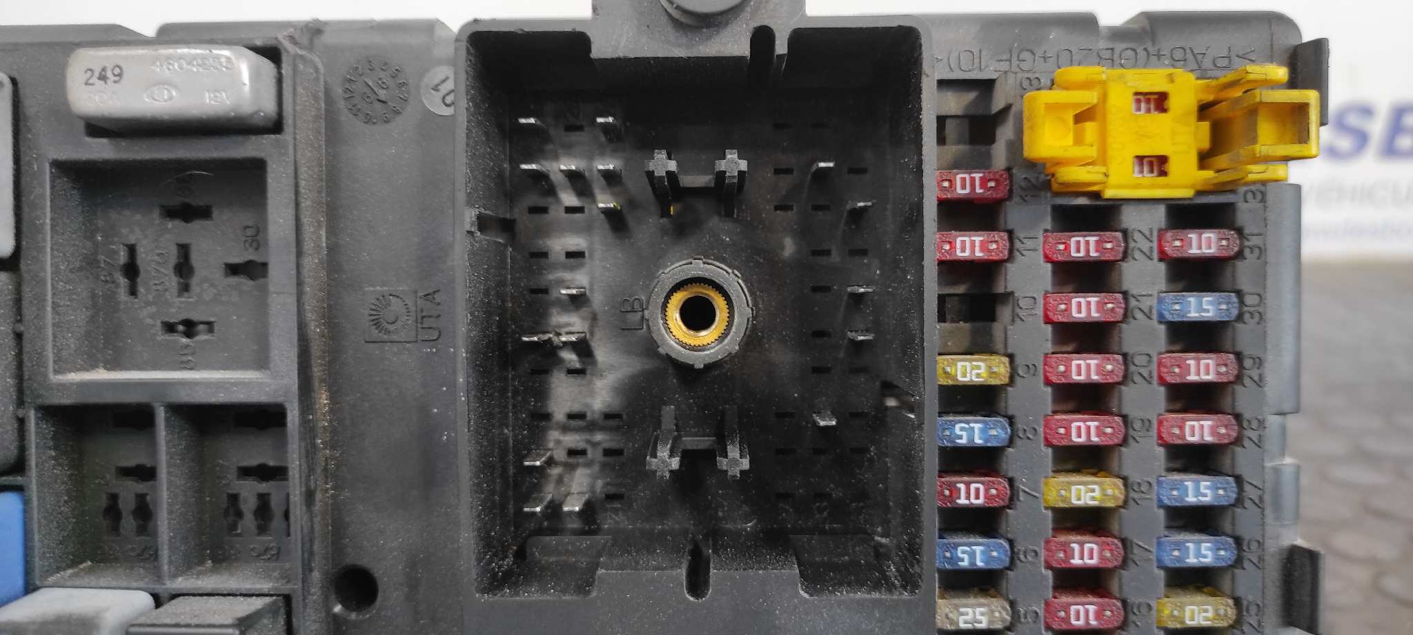 CAJA RELES / FUSIBLES CHRYSLER JEEP GR.CHEROKEE (WJ/WG) - vista 4