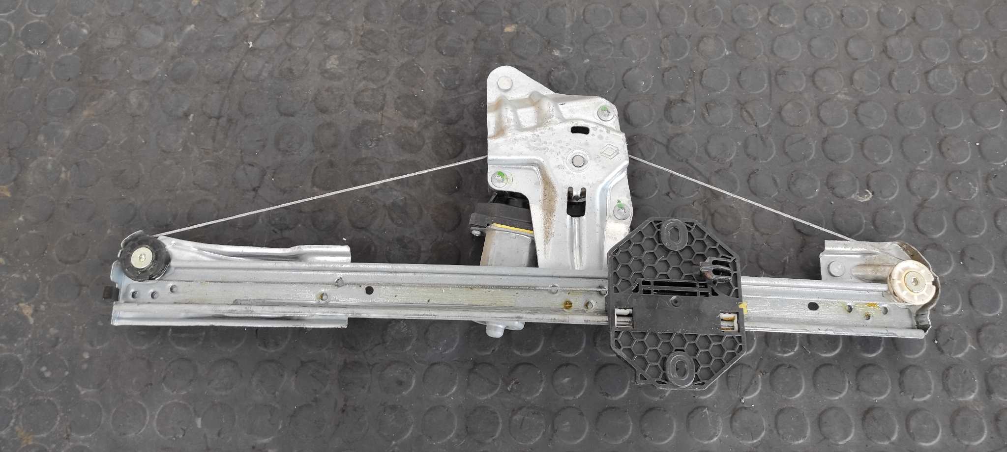 ELEVALUNAS DELANTERO DERECHO DACIA SANDERO - vista 3