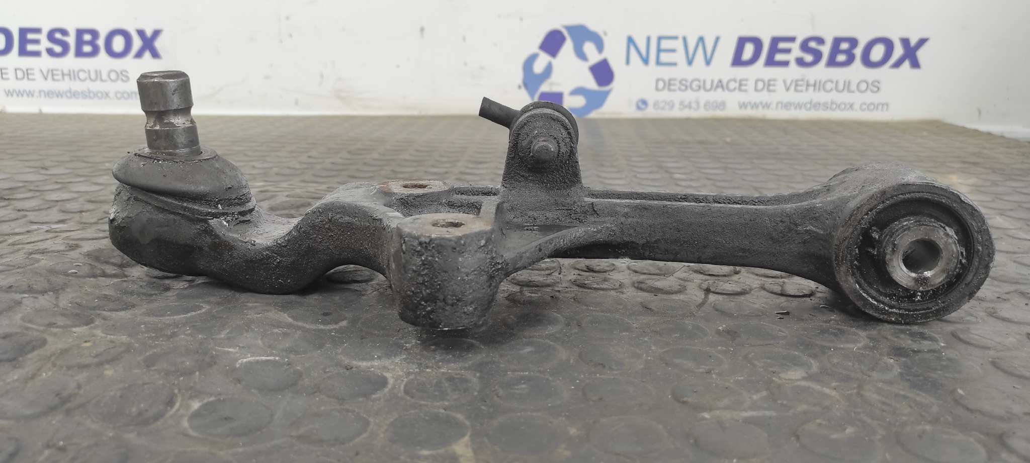 BRAZO DERECHO INFERIOR DELANTERO KIA CARNIVAL - vista 8