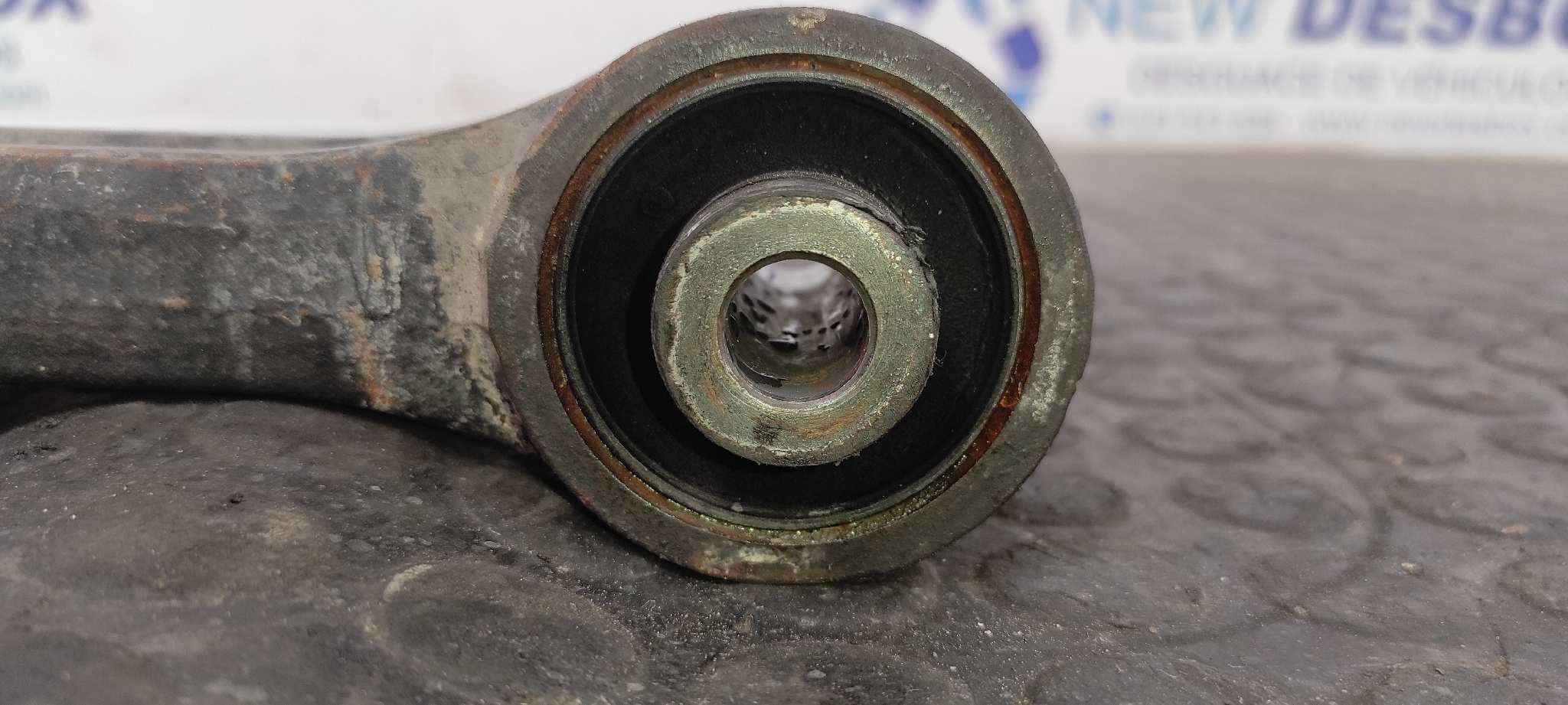 BRAZO IZQUIERDO INFERIOR DELANTERO KIA CARNIVAL - vista 6