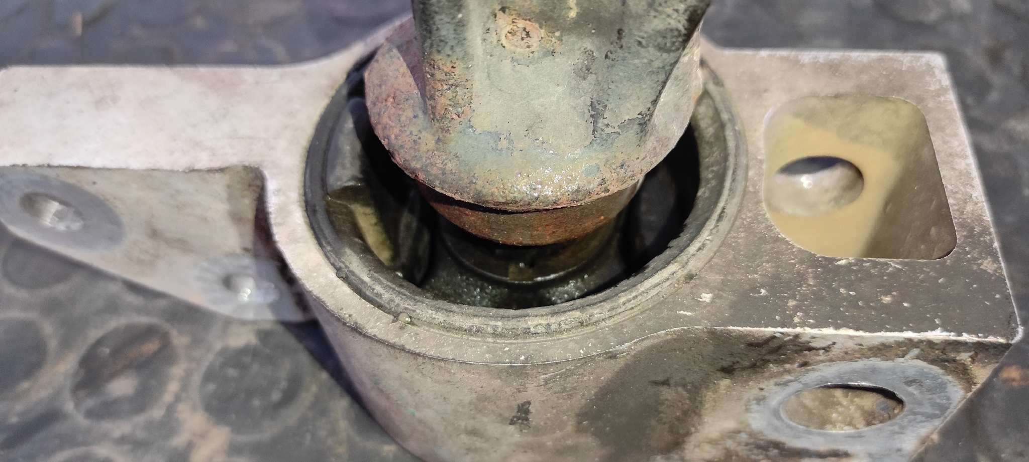 BRAZO DERECHO INFERIOR DELANTERO AUDI A3 (8P) - vista 3