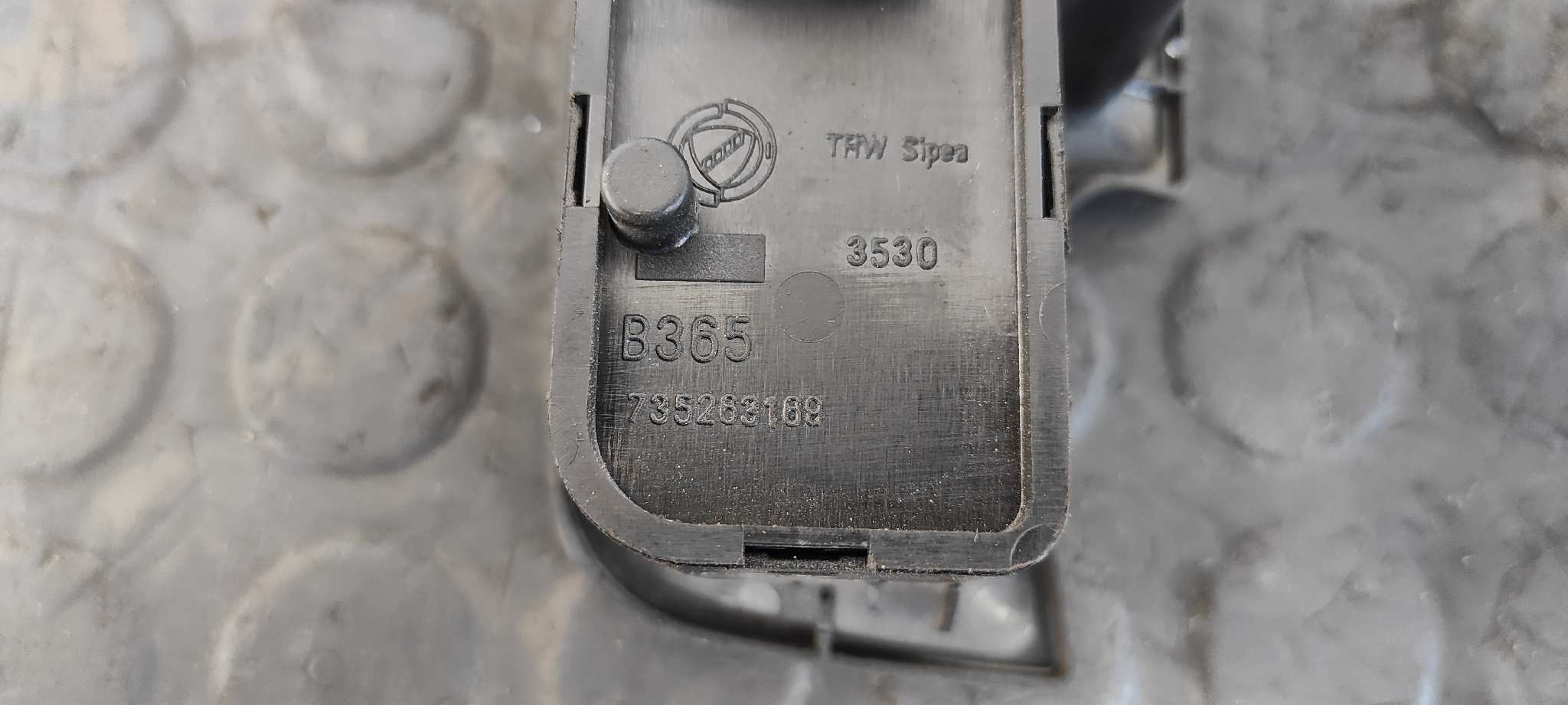 MANDO ELEVALUNAS TRASERO IZQUIERDO ALFA ROMEO 147 (190) - vista 2