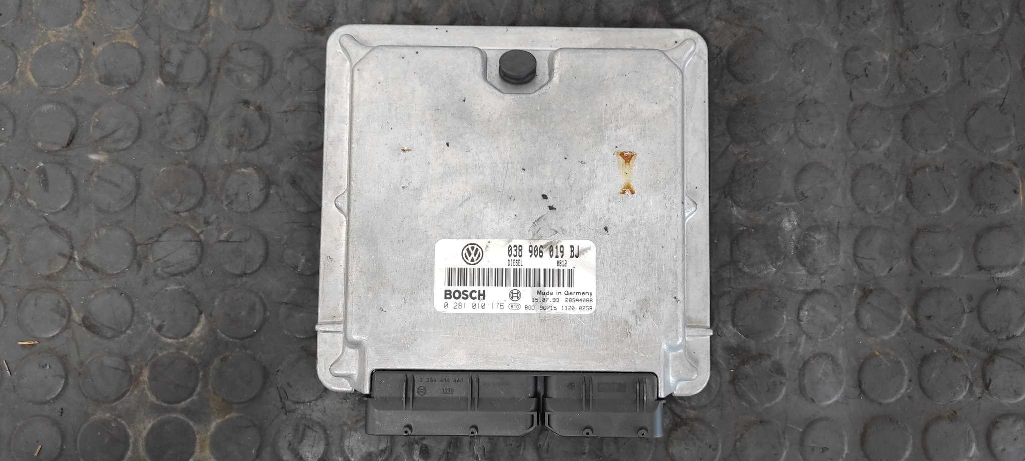 CENTRALITA MOTOR UCE VOLKSWAGEN PASSAT BERLINA (3B2)