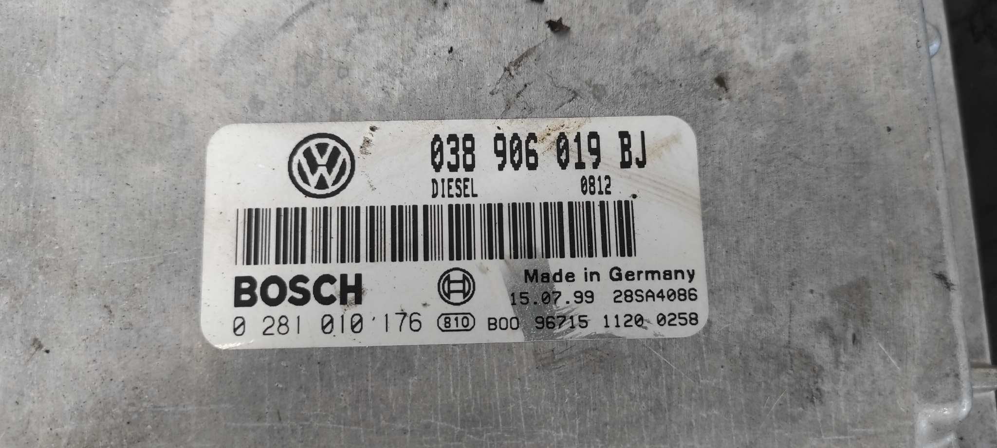 CENTRALITA MOTOR UCE VOLKSWAGEN PASSAT BERLINA (3B2) - vista 2