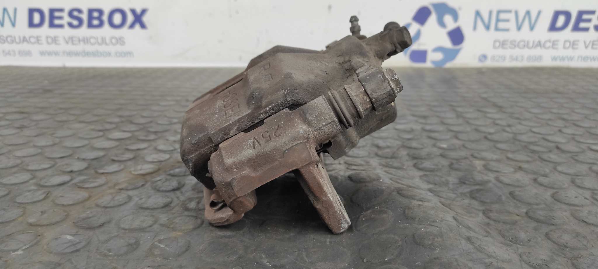 PINZA DE FRENO DELANTERA DERECHA TOYOTA CELICA (T20) - vista 2