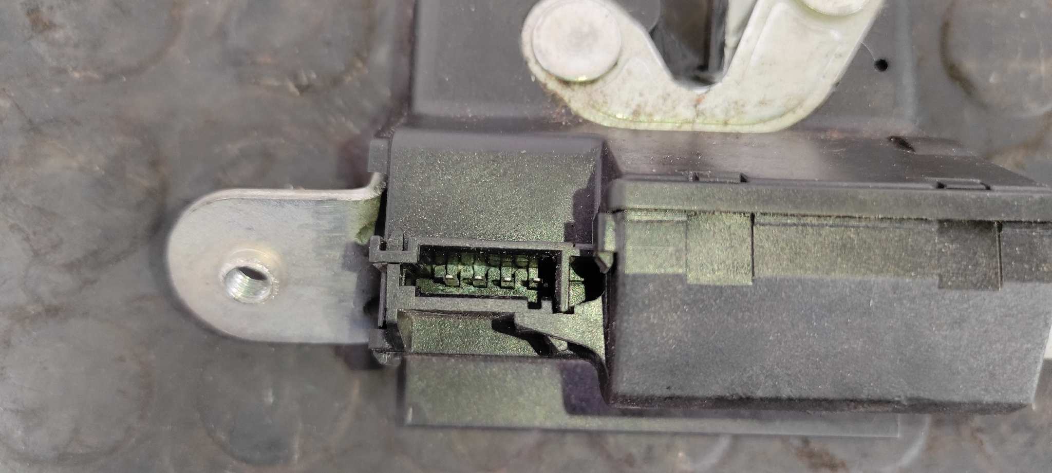 CERRADURA MALETERO / PORTON FIAT BRAVO (198) - vista 4