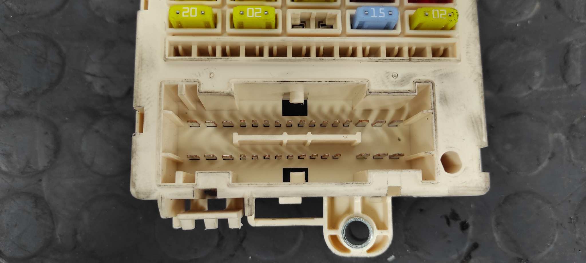 CAJA RELES / FUSIBLES FIAT BRAVO (198) - vista 7