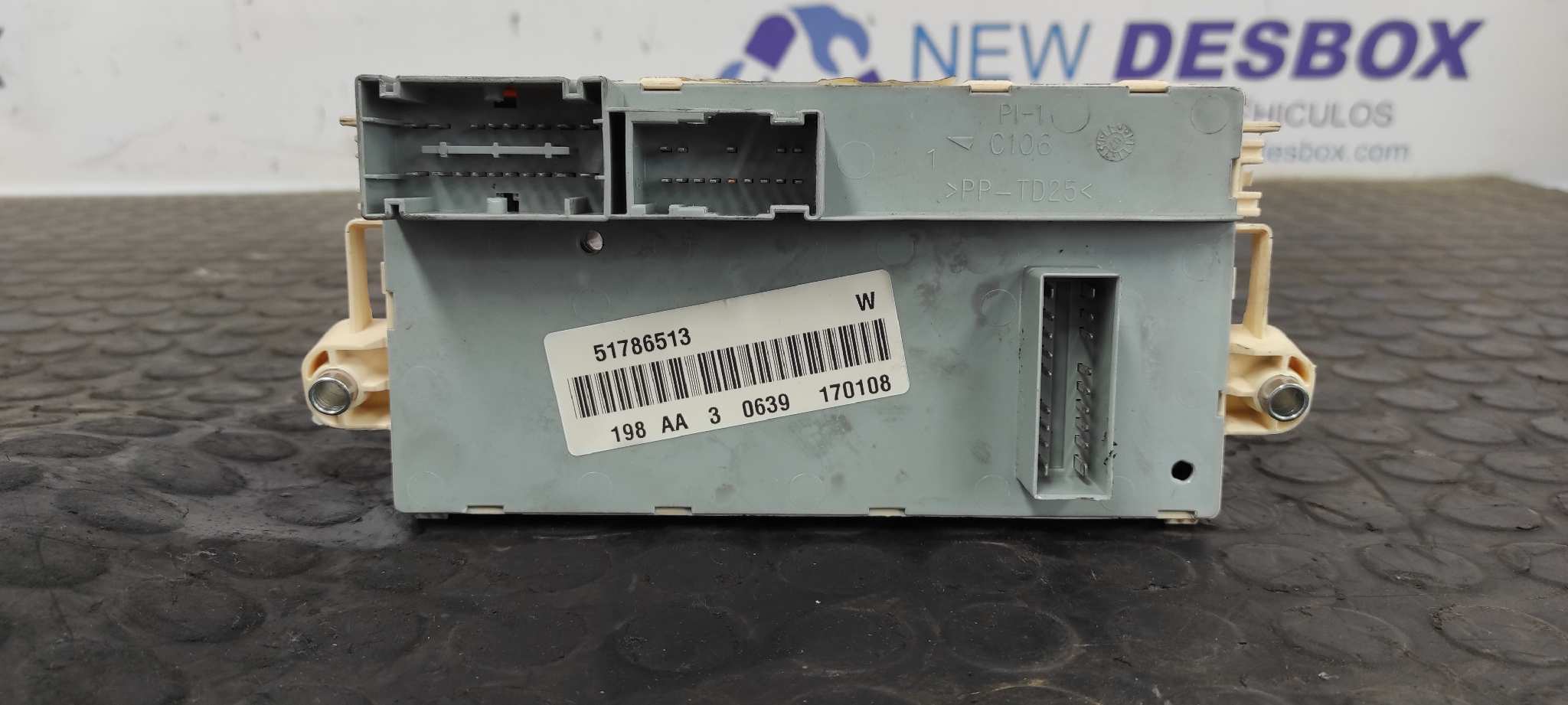 CAJA RELES / FUSIBLES FIAT BRAVO (198) - vista 4