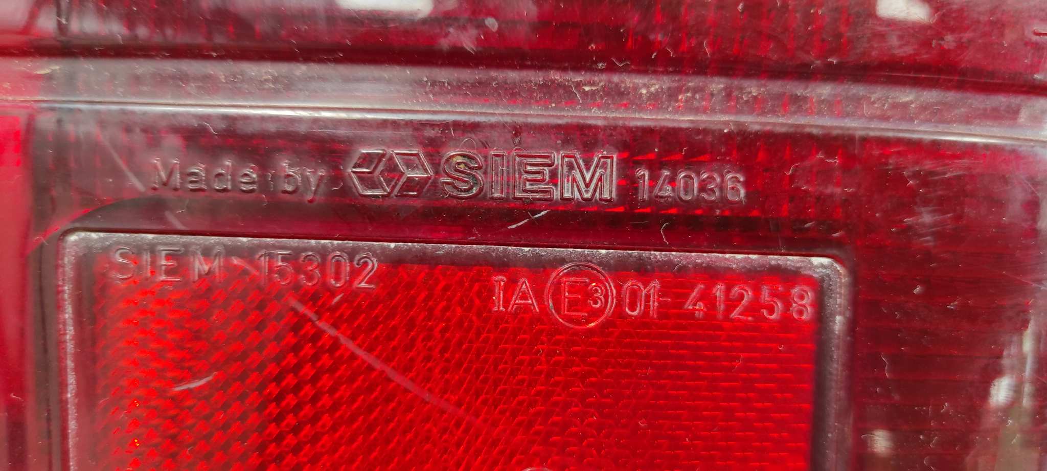 PILOTO TRASERO DERECHO FIAT UNO (146) - vista 6