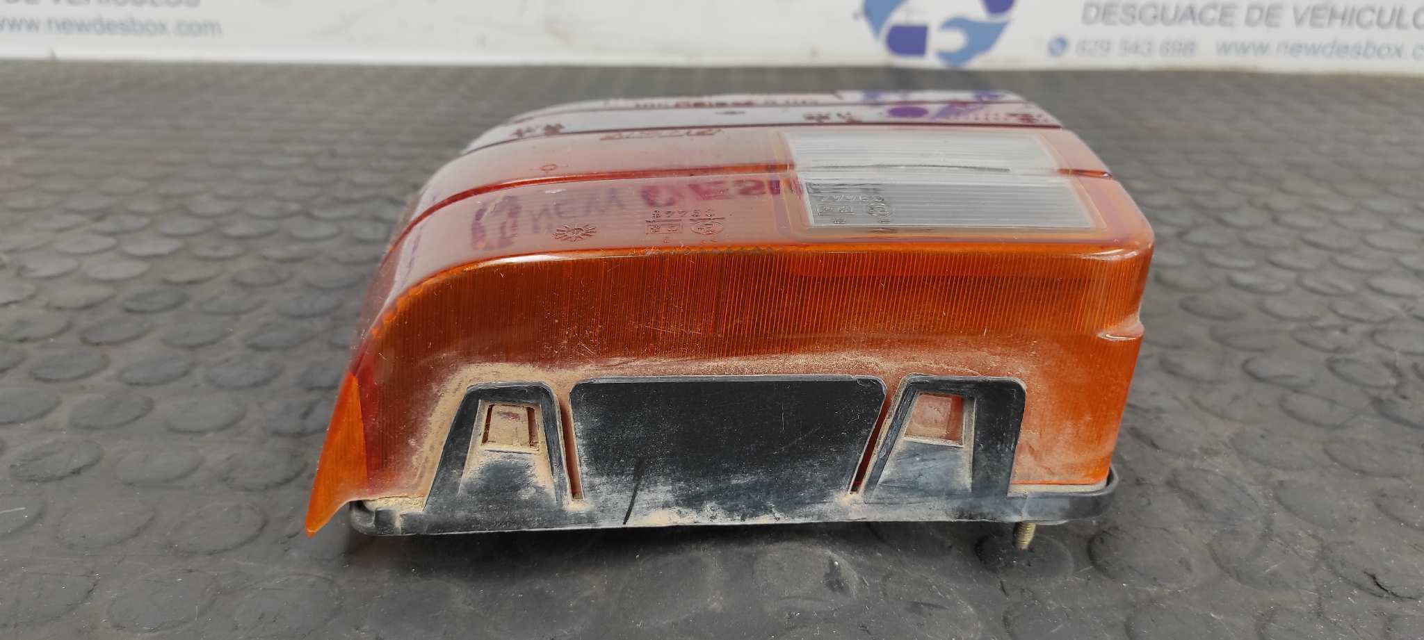 PILOTO TRASERO DERECHO FIAT UNO (146) - vista 2