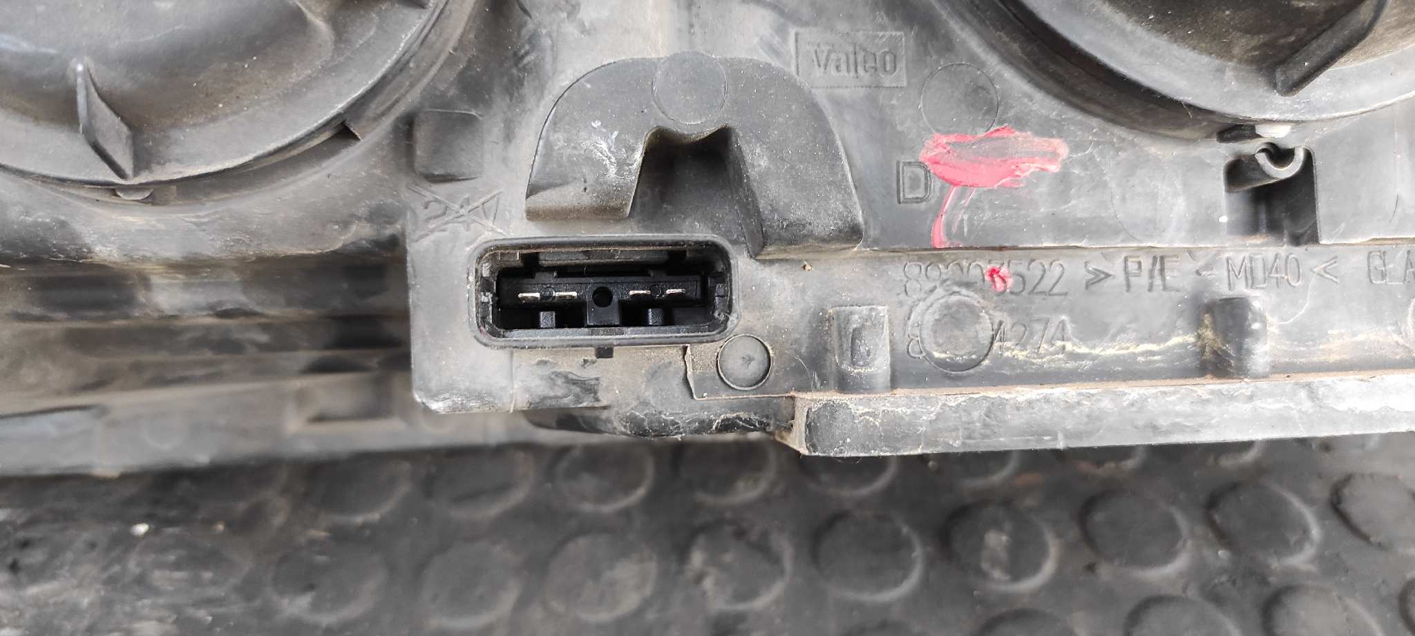 FARO DERECHO RENAULT LAGUNA II (BG0) - vista 2