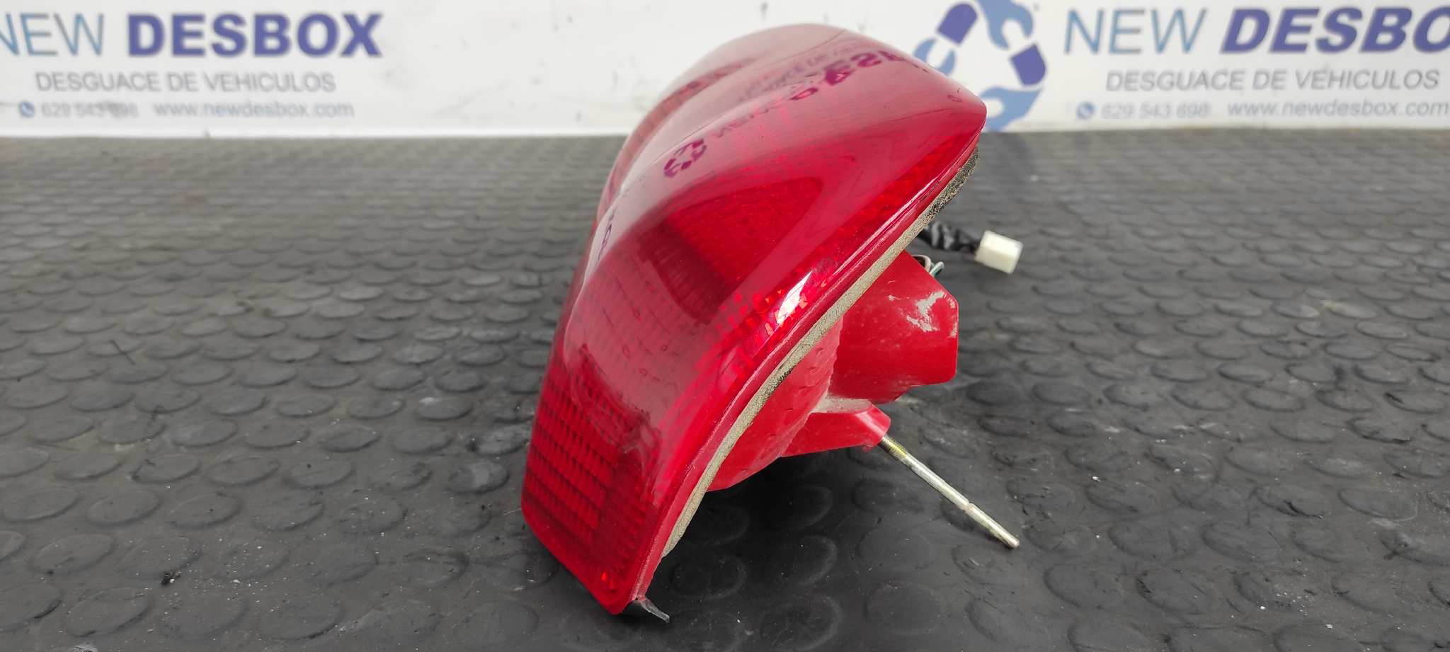 PILOTO TRASERO IZQUIERDO TOYOTA RAV 4 (A2) - vista 4