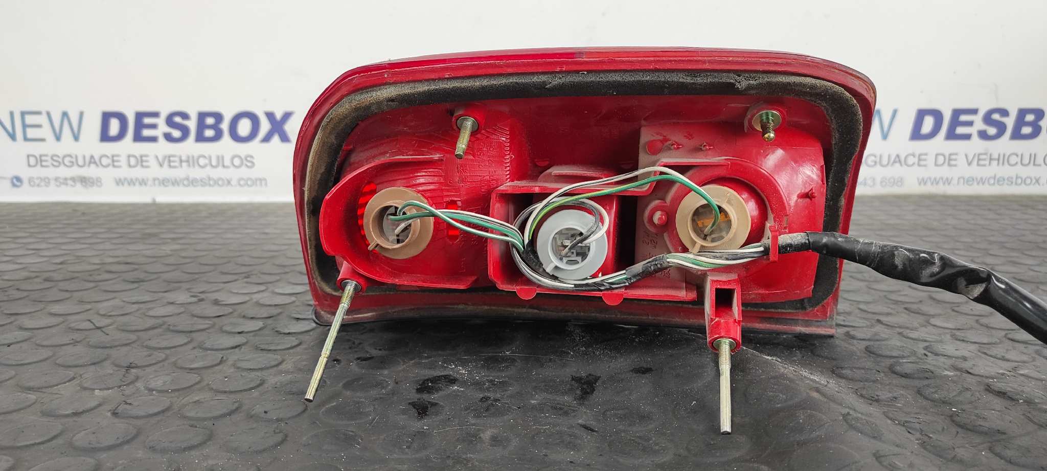 PILOTO TRASERO IZQUIERDO TOYOTA RAV 4 (A2) - vista 2