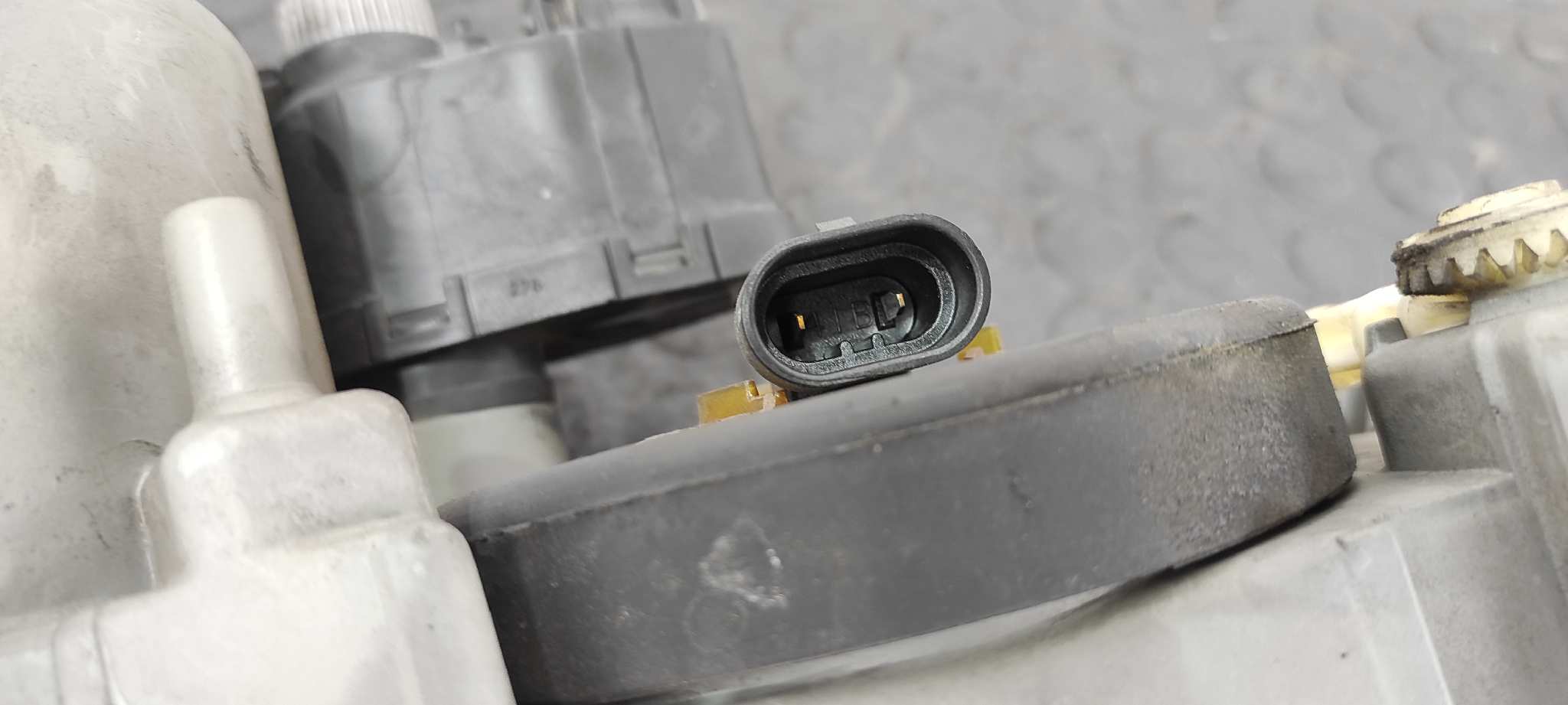 FARO IZQUIERDO ALFA ROMEO SPIDER (163) - vista 9