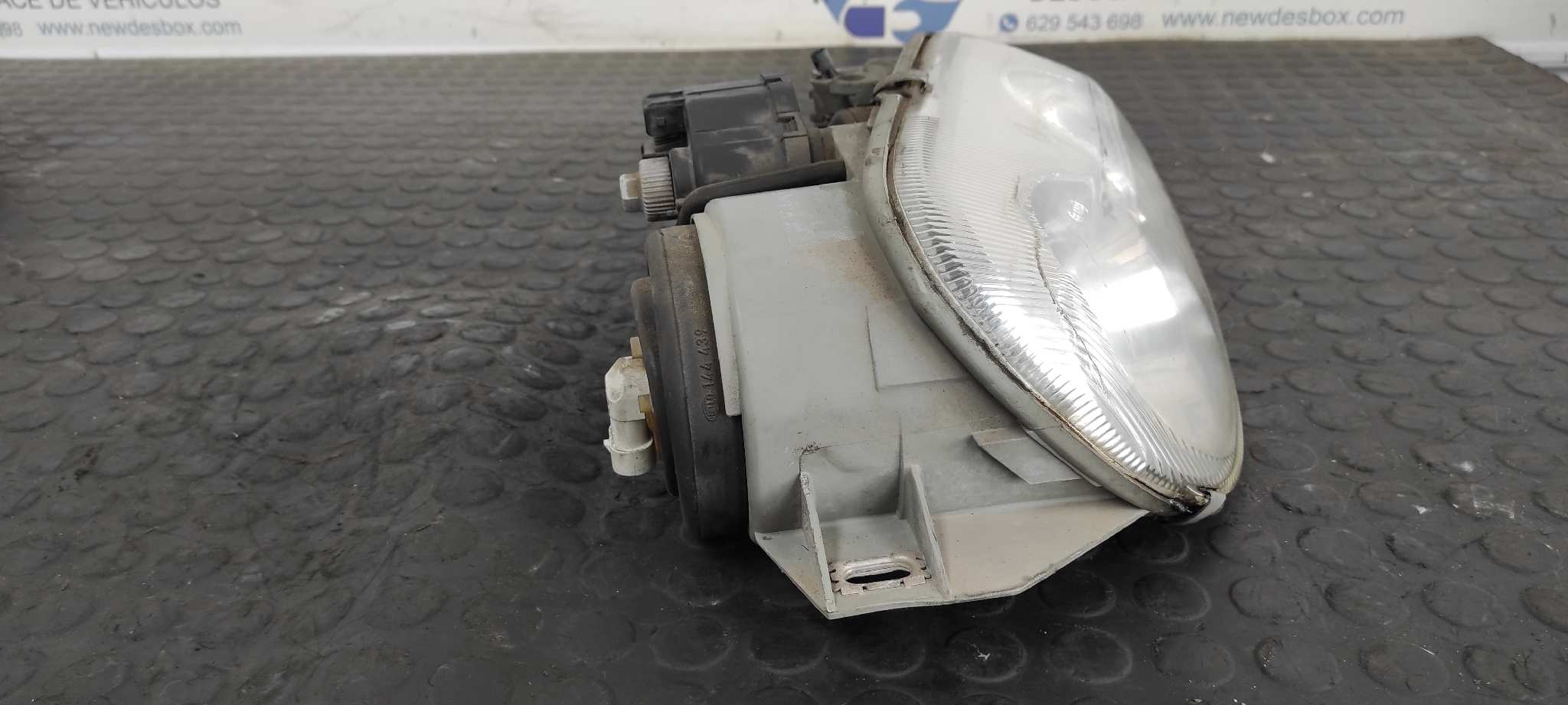 FARO DERECHO ALFA ROMEO SPIDER (163) - vista 4