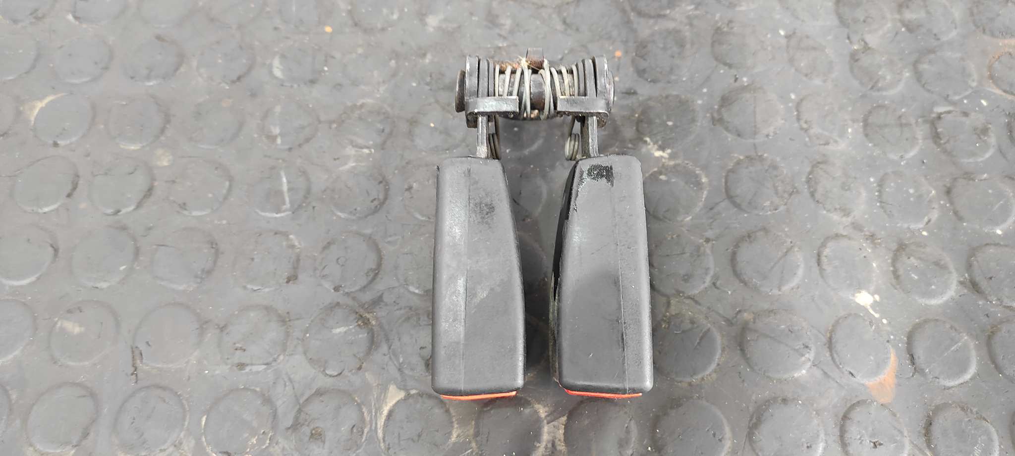 ENGANCHE CINTURON  TRASERO MEDIO DOBLE  FORD FOCUS BERLINA (CAP) - vista 7