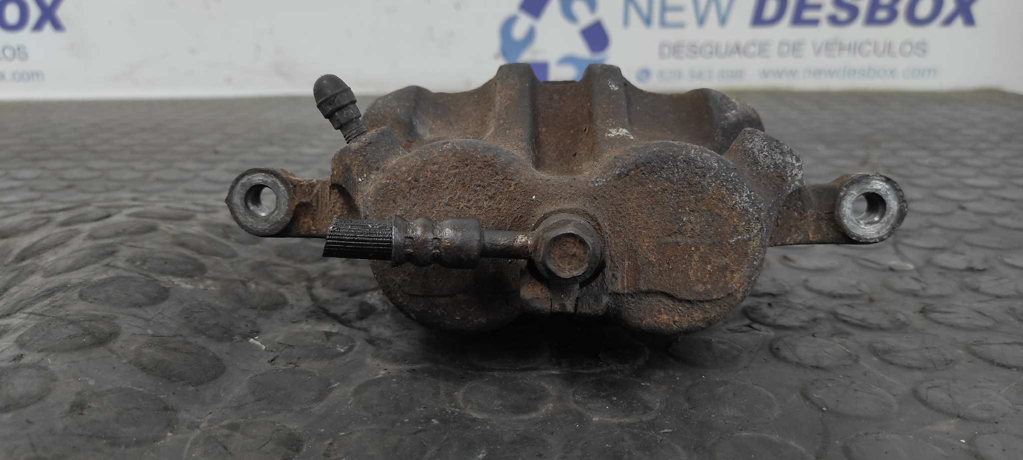 PINZA DE FRENO DELANTERA IZQUIERDA NISSAN X-TRAIL (T30) - vista 4