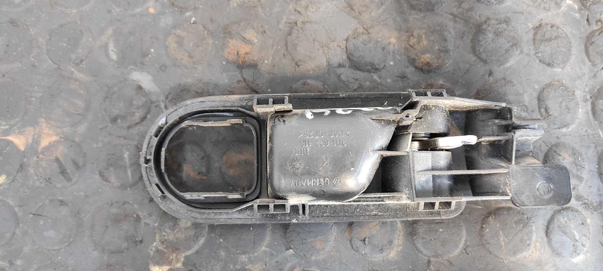 MANETA DELANTERA IZQUIERDA VOLKSWAGEN GOLF IV BERLINA (1J1) - vista 4