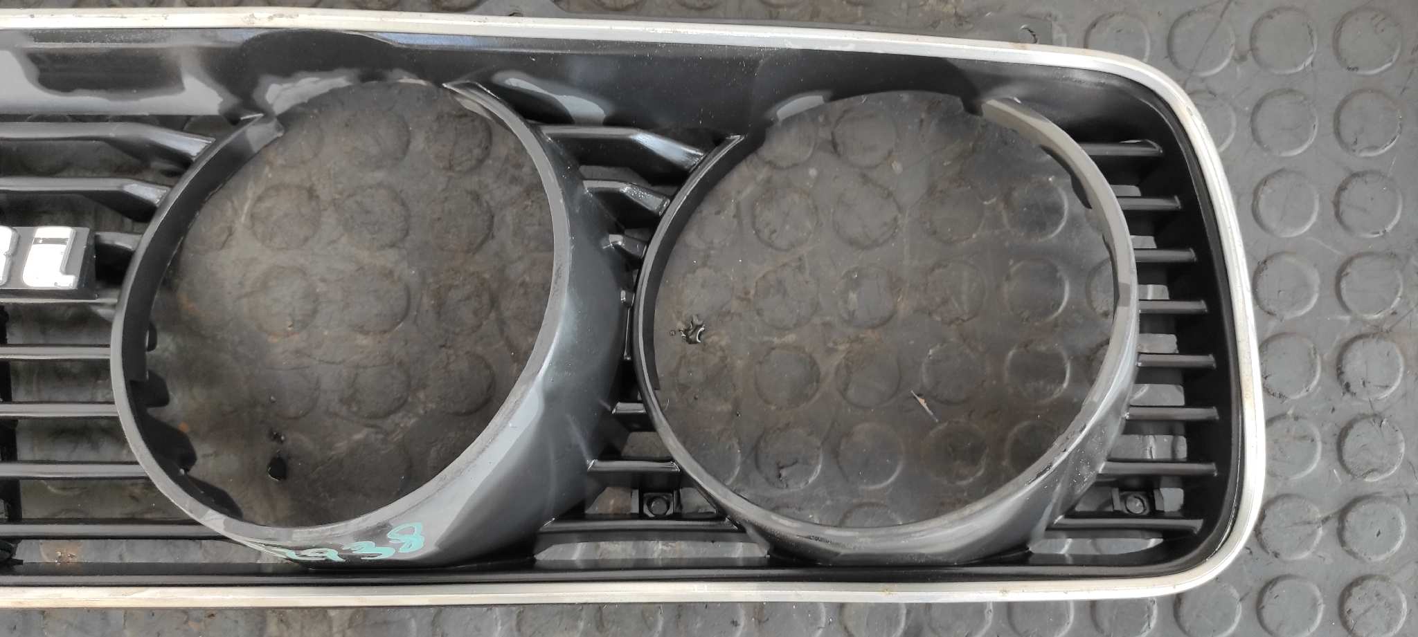 REJILLA DELANTERA BMW SERIE 5 (E12) - vista 2