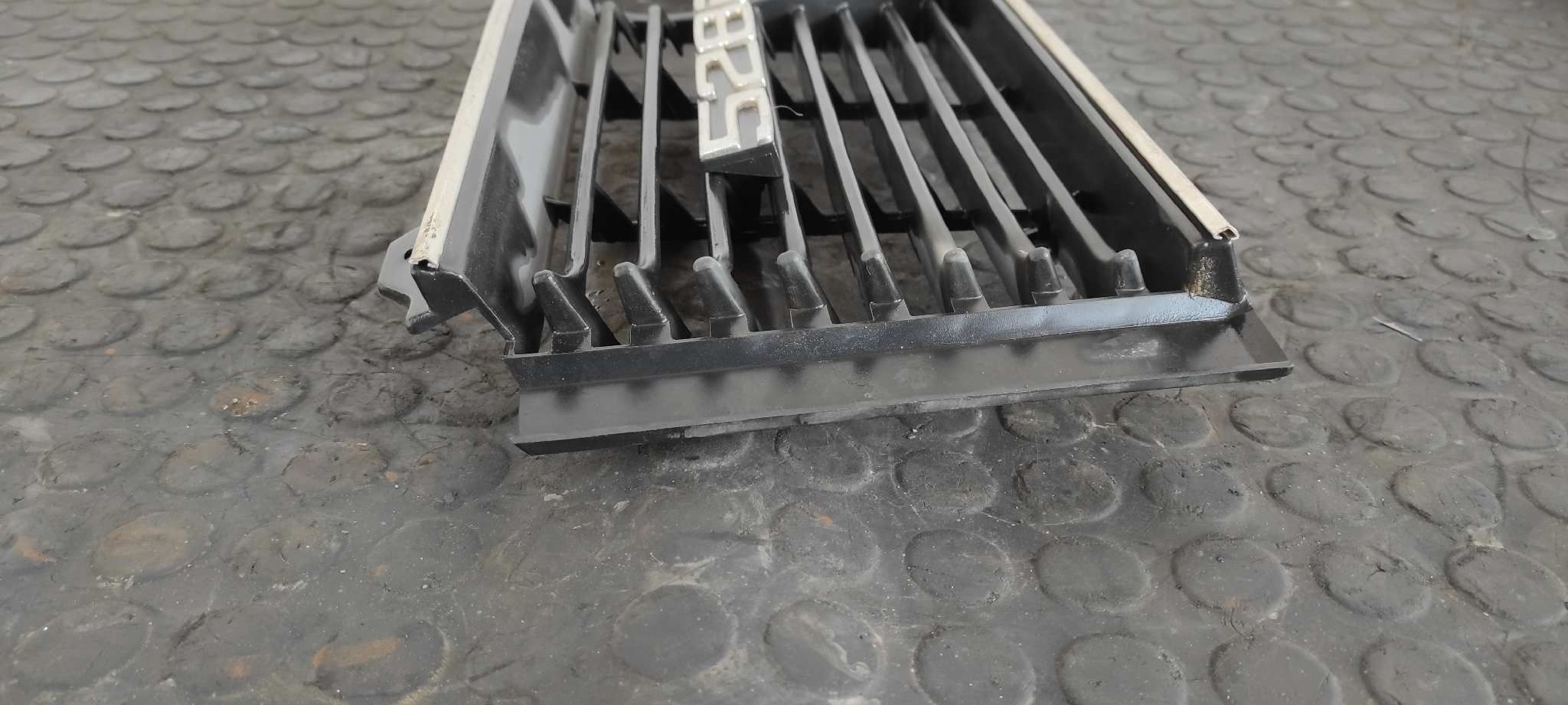 REJILLA DELANTERA BMW SERIE 5 (E12) - vista 6