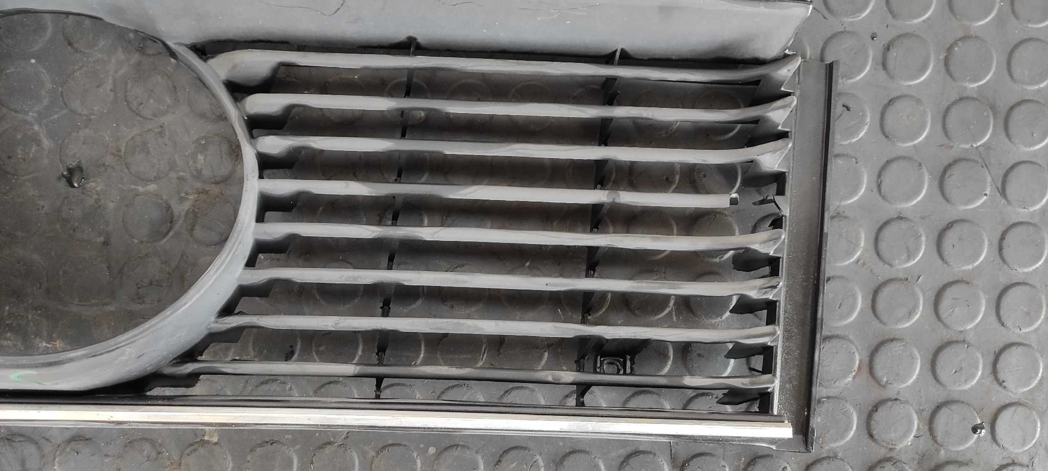 REJILLA DELANTERA BMW SERIE 5 (E12) - vista 11