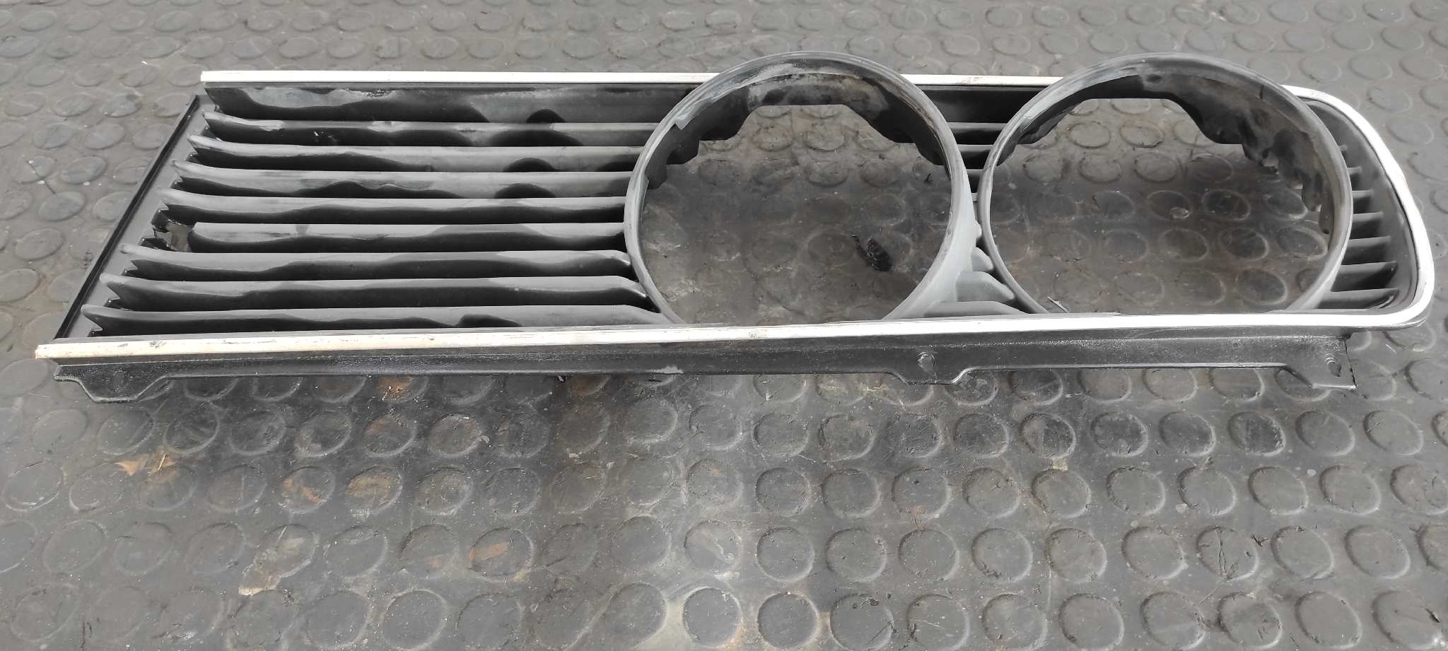 REJILLA DELANTERA BMW SERIE 5 (E12) - vista 9
