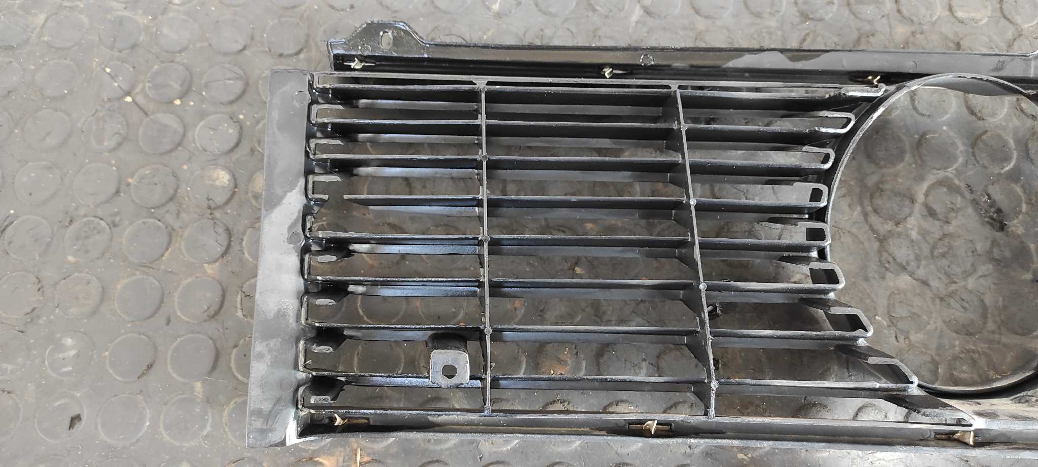 REJILLA DELANTERA BMW SERIE 5 (E12) - vista 4