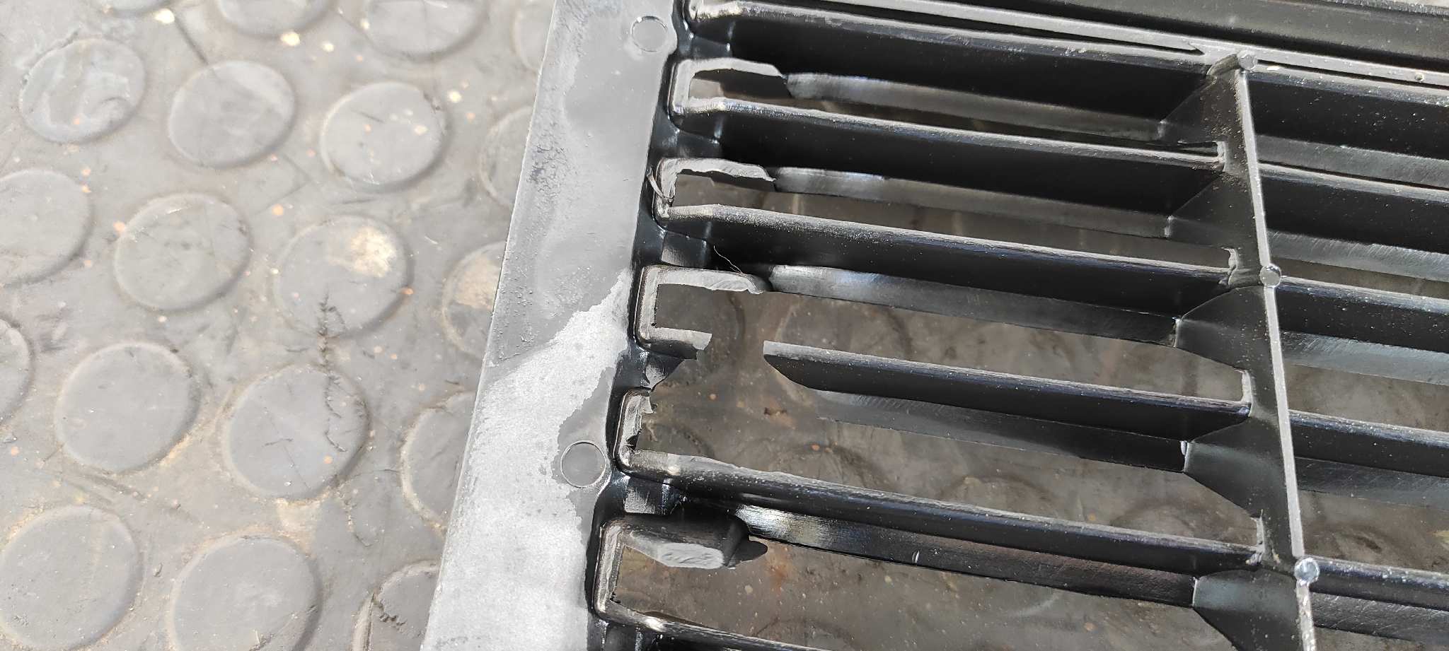 REJILLA DELANTERA BMW SERIE 5 (E12) - vista 3