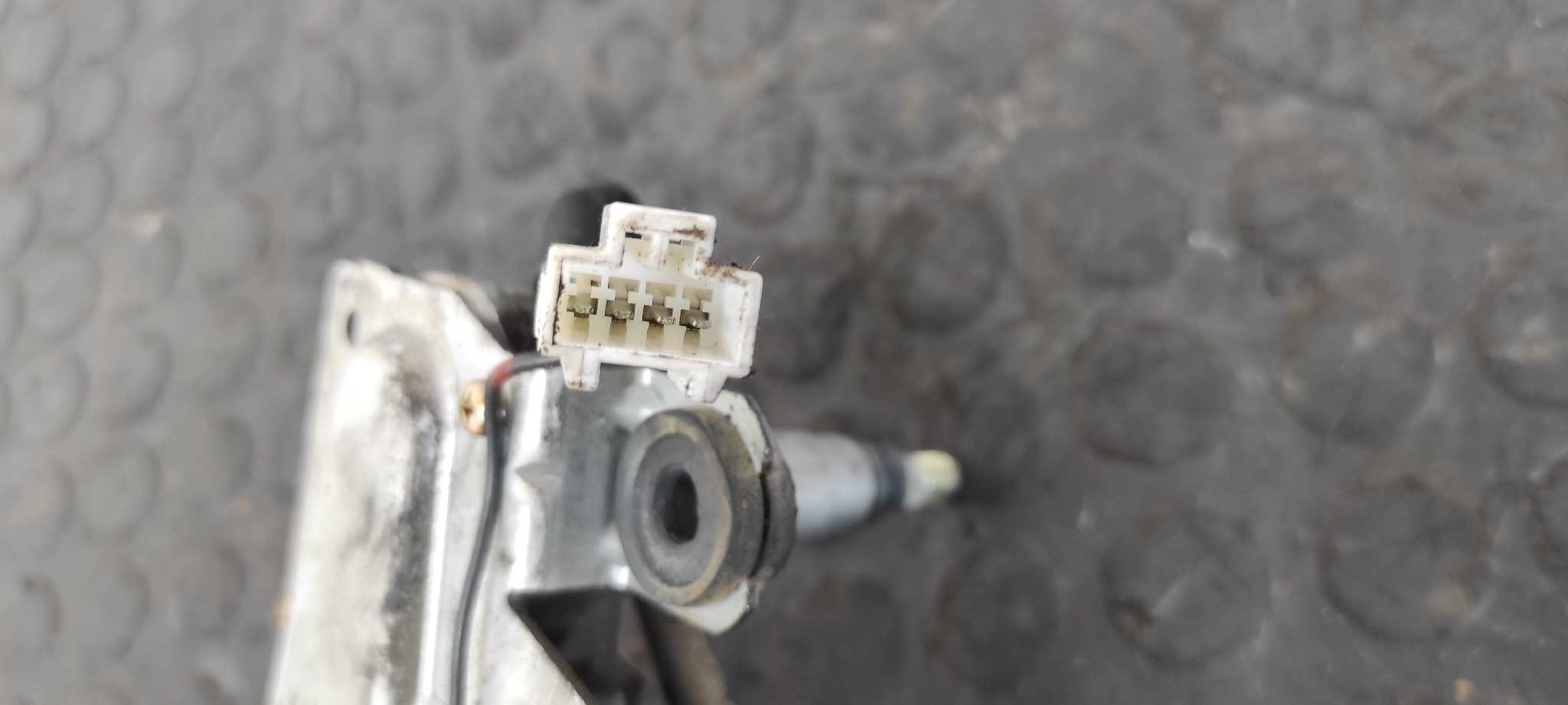 MOTOR LIMPIA TRASERO NISSAN VANETTE CARGO - vista 5