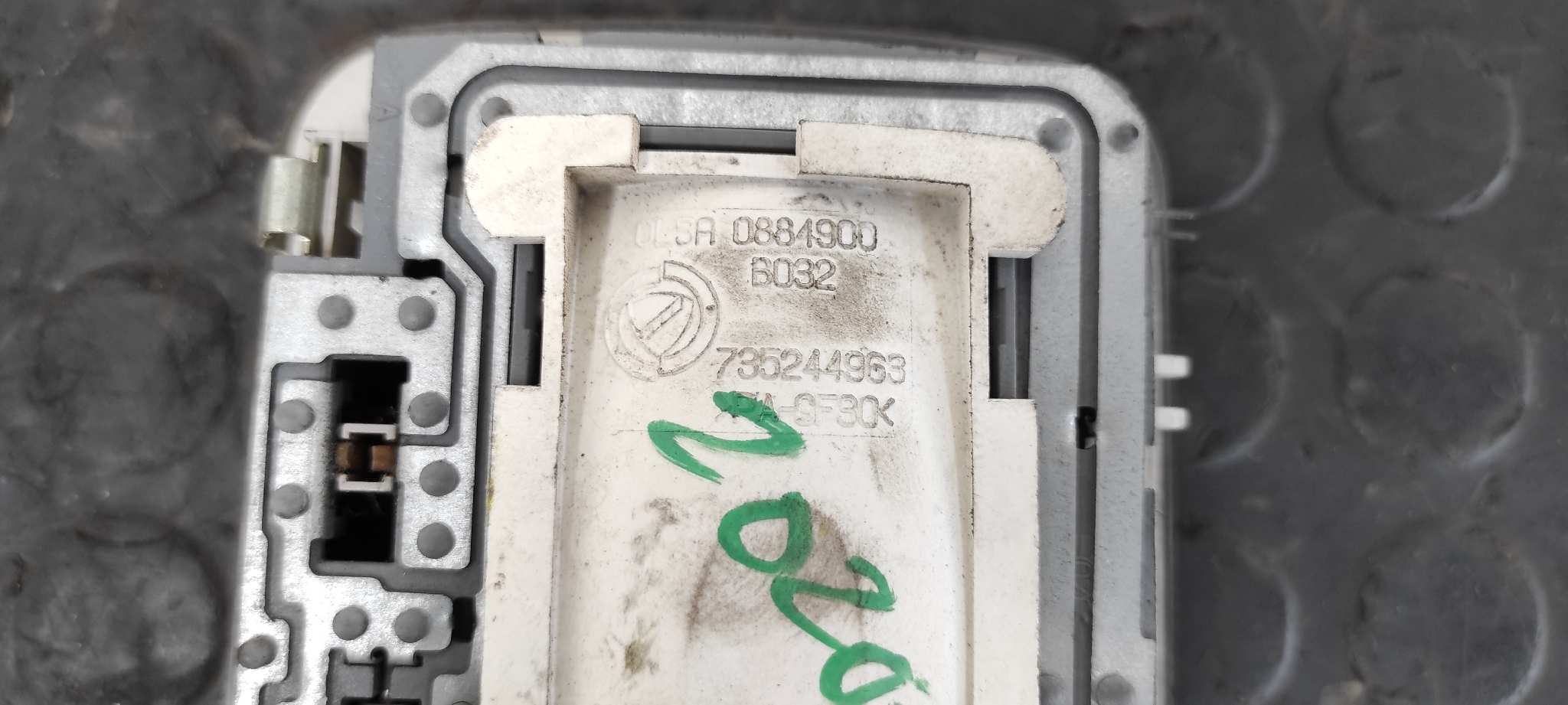 LUZ INTERIOR FIAT BRAVO (198) - vista 7