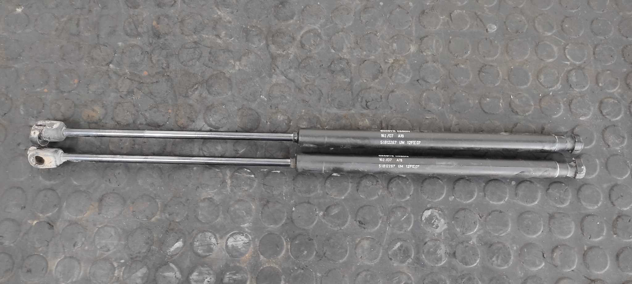 AMORTIGUADORES MALETERO / PORTON FIAT BRAVO (198)