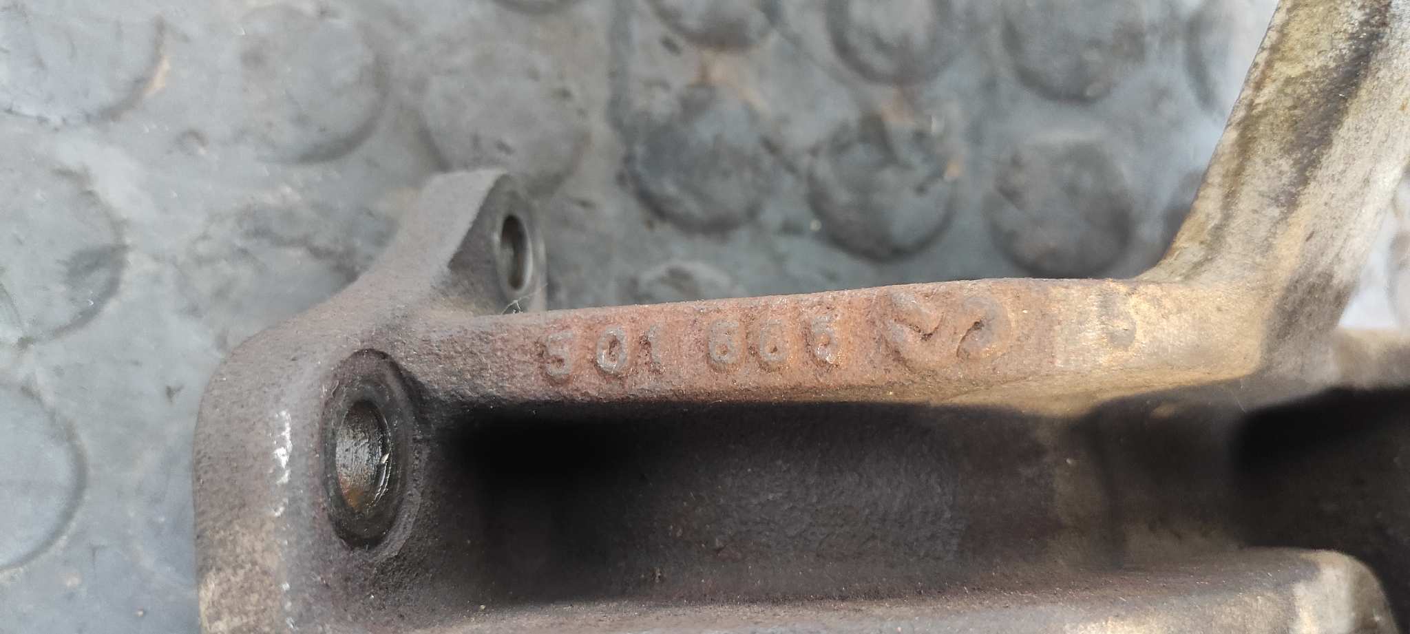 SOPORTE MOTOR PORSCHE 924 2.0 - vista 7