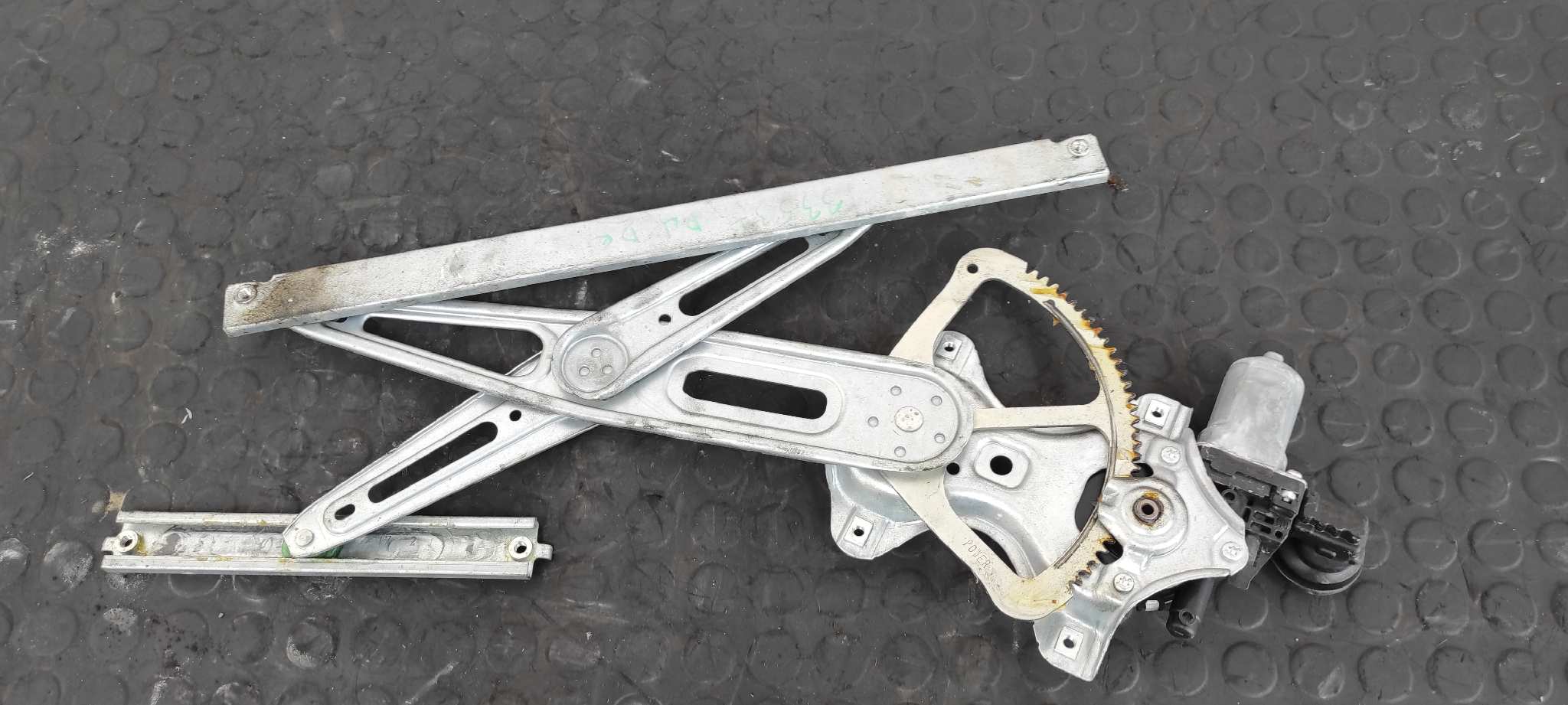 ELEVALUNAS DELANTERO DERECHO TOYOTA YARIS (KSP9/SCP9/NLP9) - vista 4