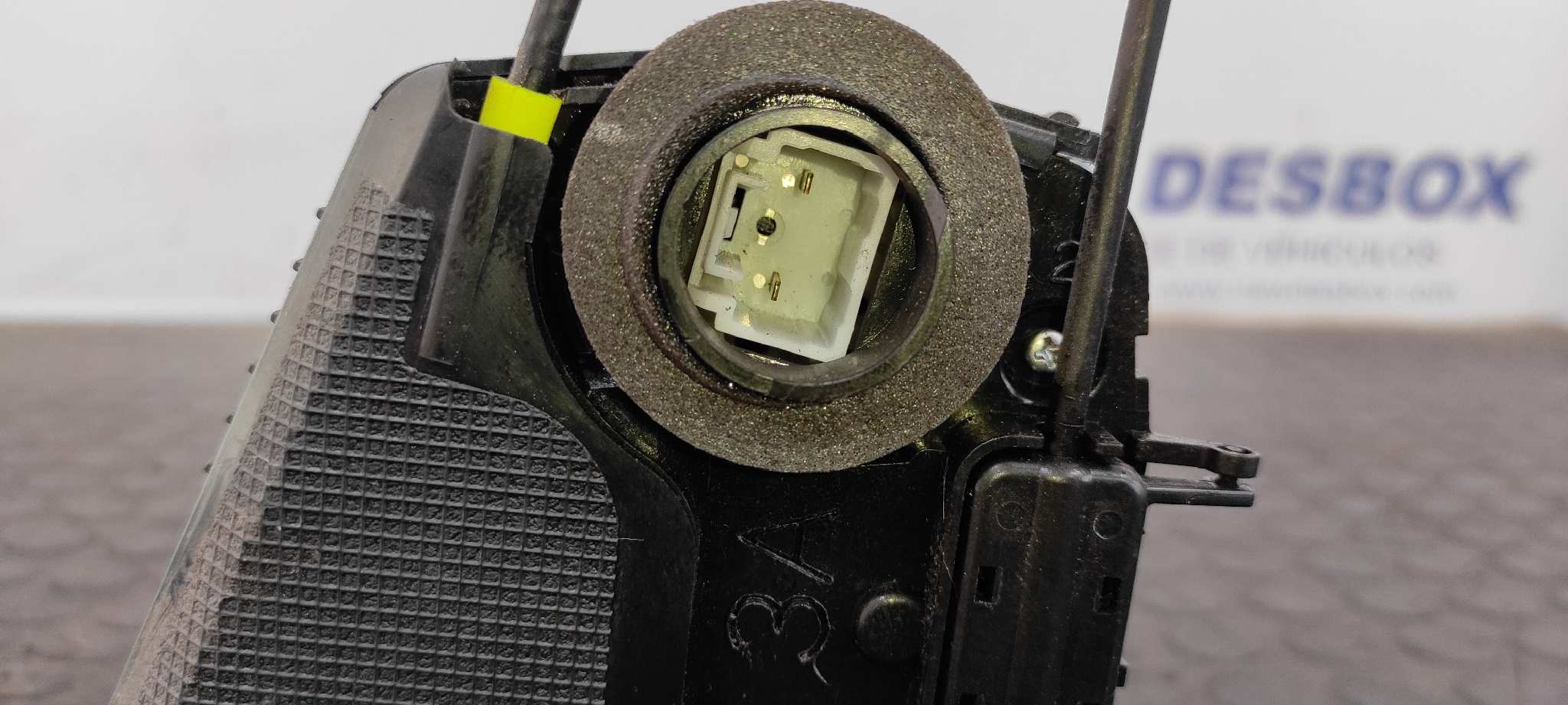 CERRADURA PUERTA TRASERA IZQUIERDA TOYOTA YARIS (KSP9/SCP9/NLP9) - vista 4