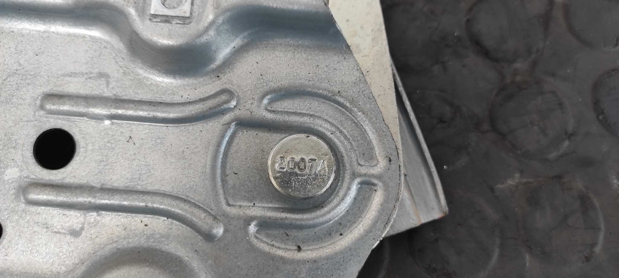 ELEVALUNAS TRASERO IZQUIERDO TOYOTA YARIS (KSP9/SCP9/NLP9) - vista 2