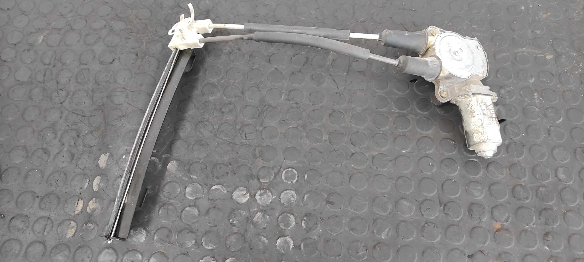 ELEVALUNAS TRASERO DERECHO ALFA ROMEO 147 (190)