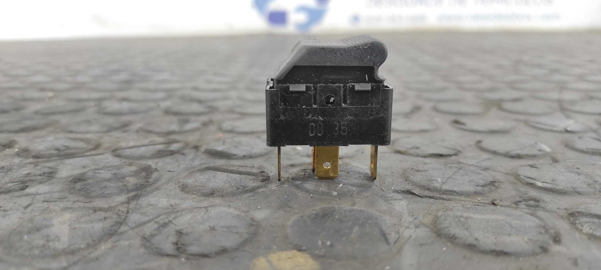 MANDO ELEVALUNAS DELANTERO DERECHO SEAT IBIZA (6K1) - vista 4